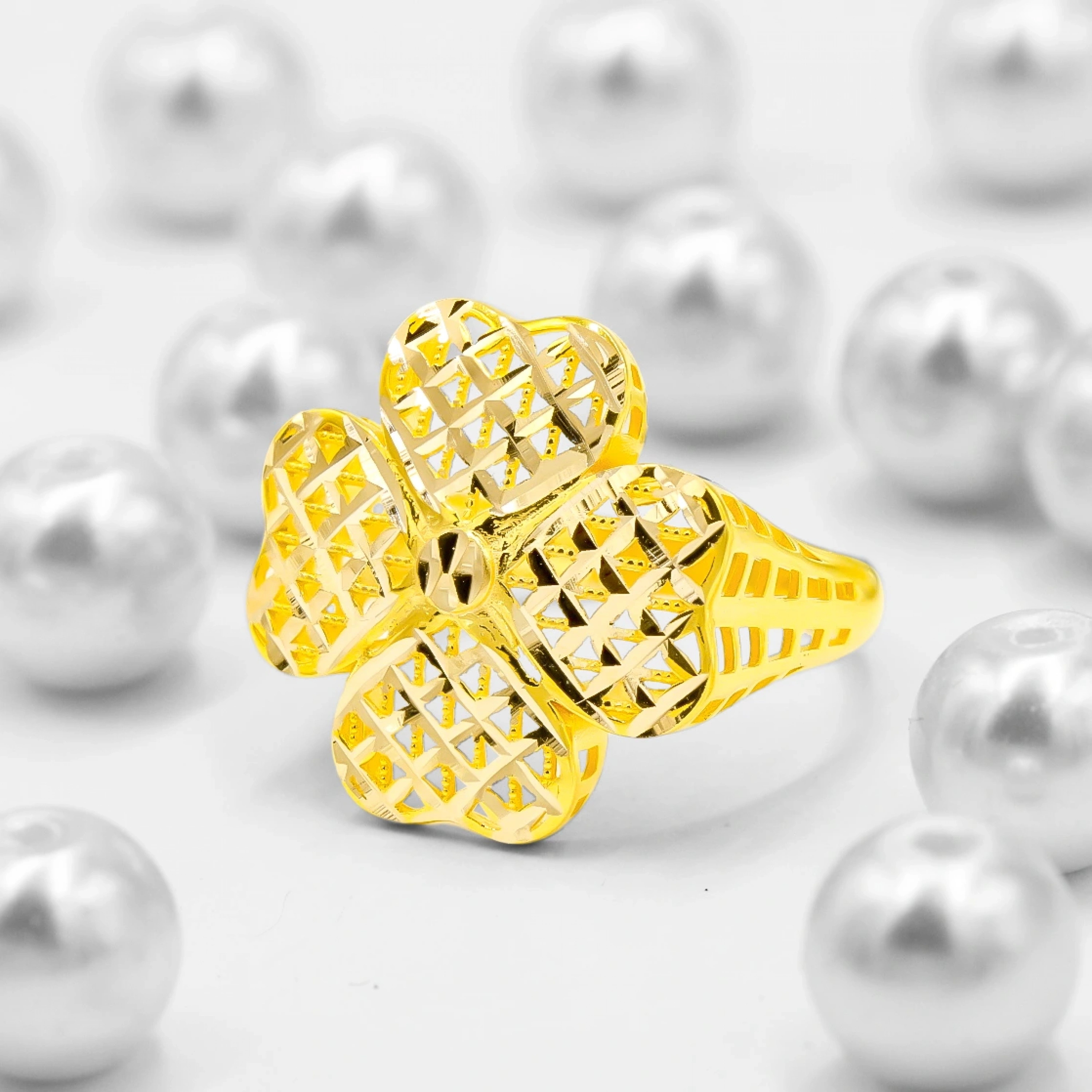 Yonca 14 Ayar Altın Yüzük