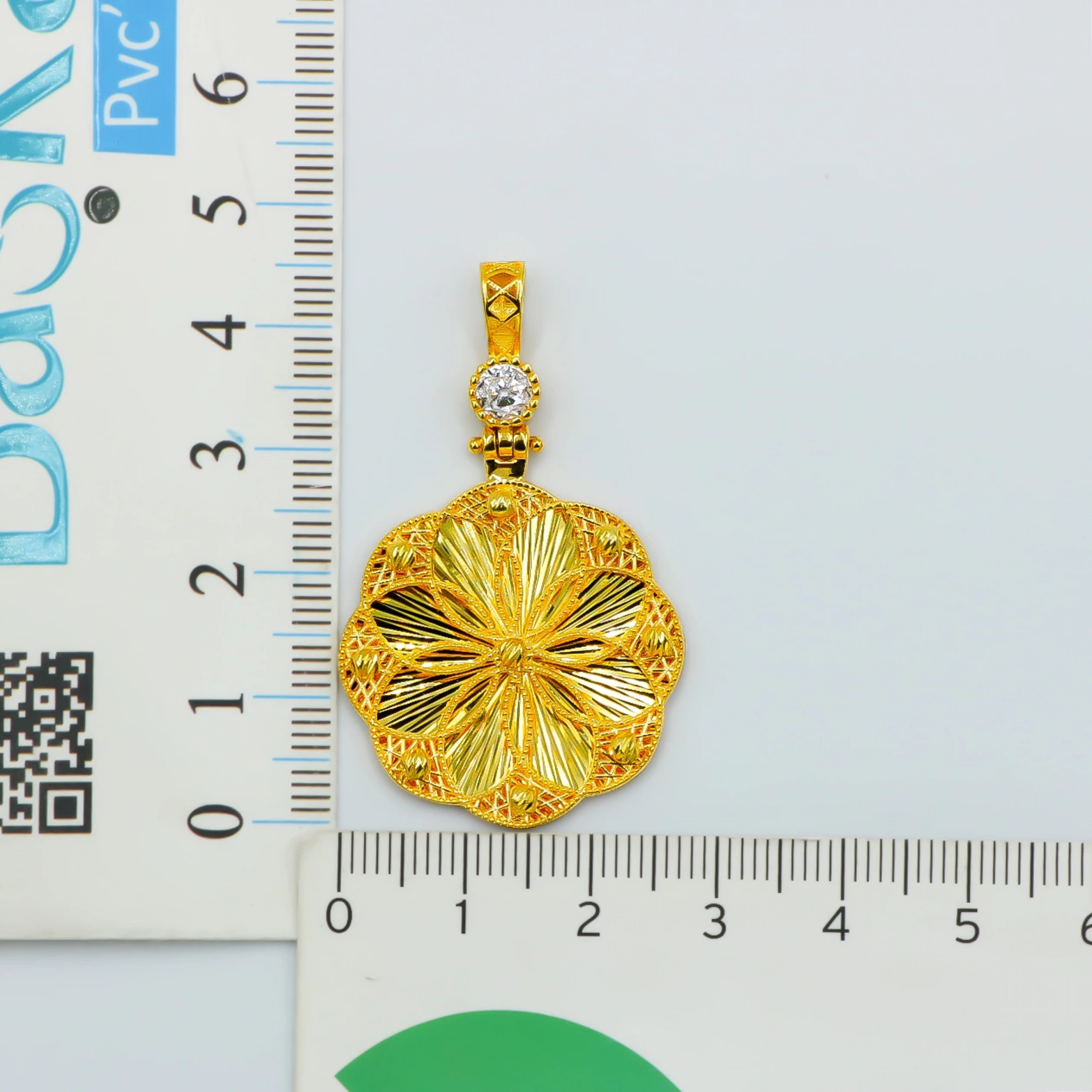 Çiçek Motifli 8 Ayar Altın Kolye Ucu