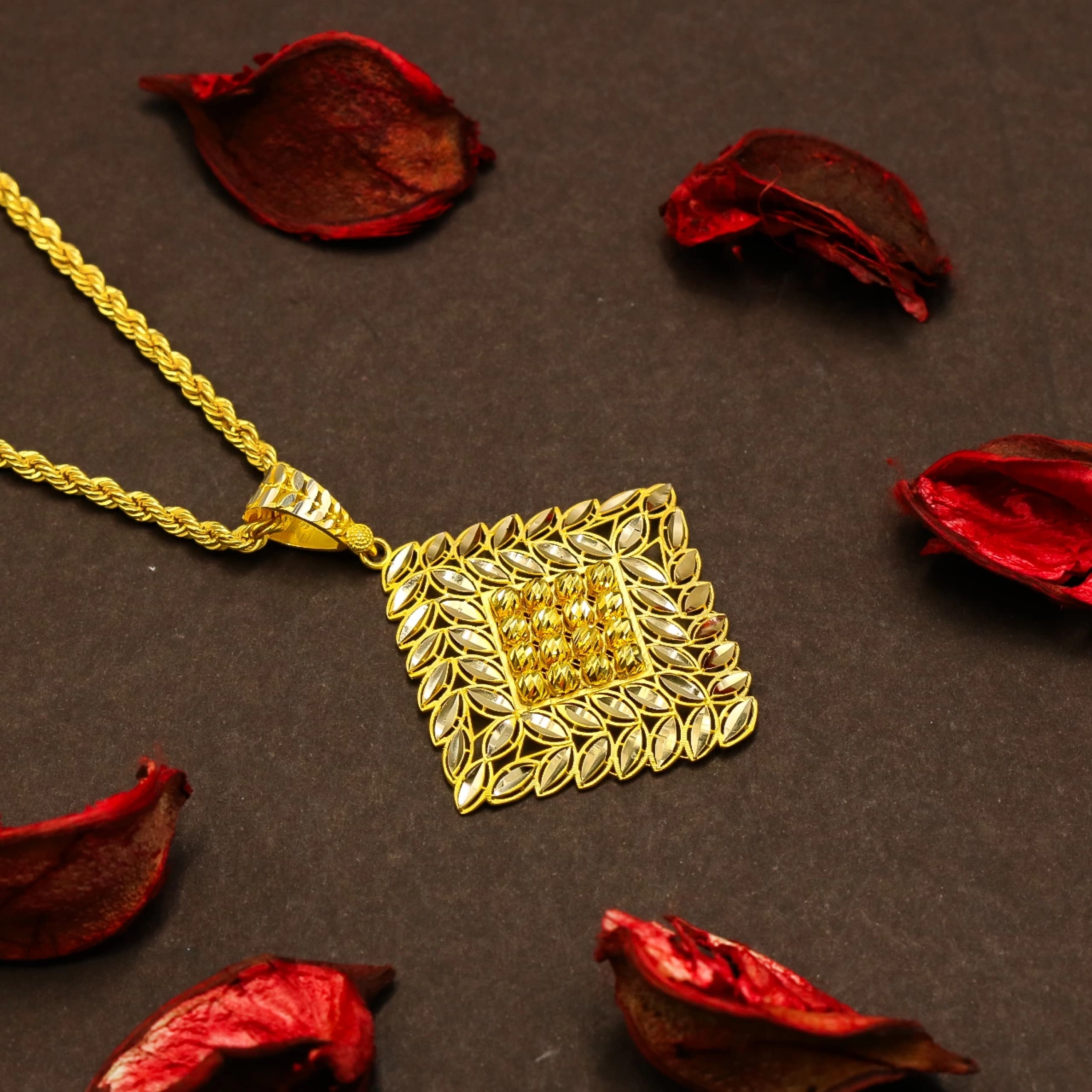 Dorika Işıltılı 14 Ayar Altın Kolye Ucu