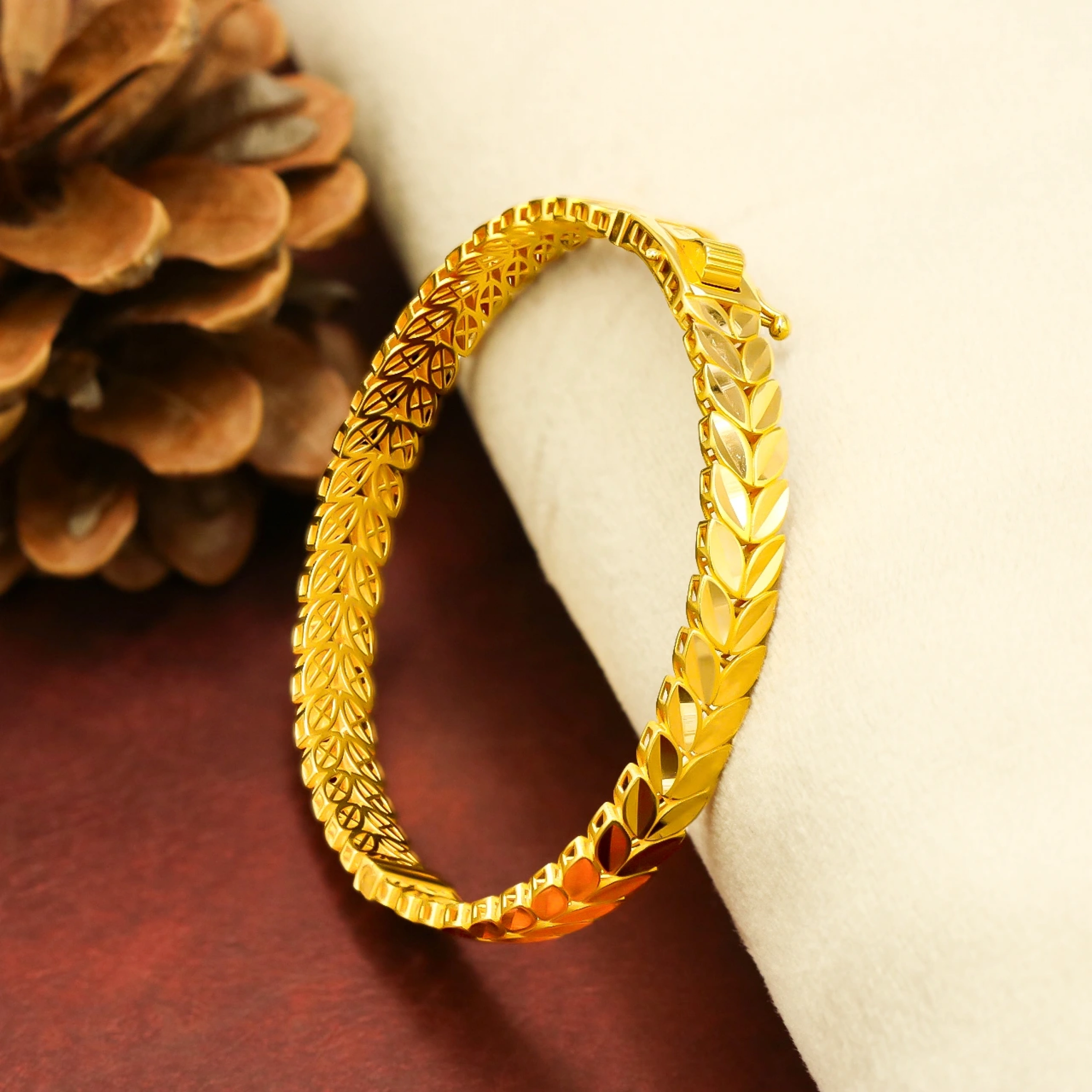 Başak 22 Ayar Altın Kelepçe Bilezik