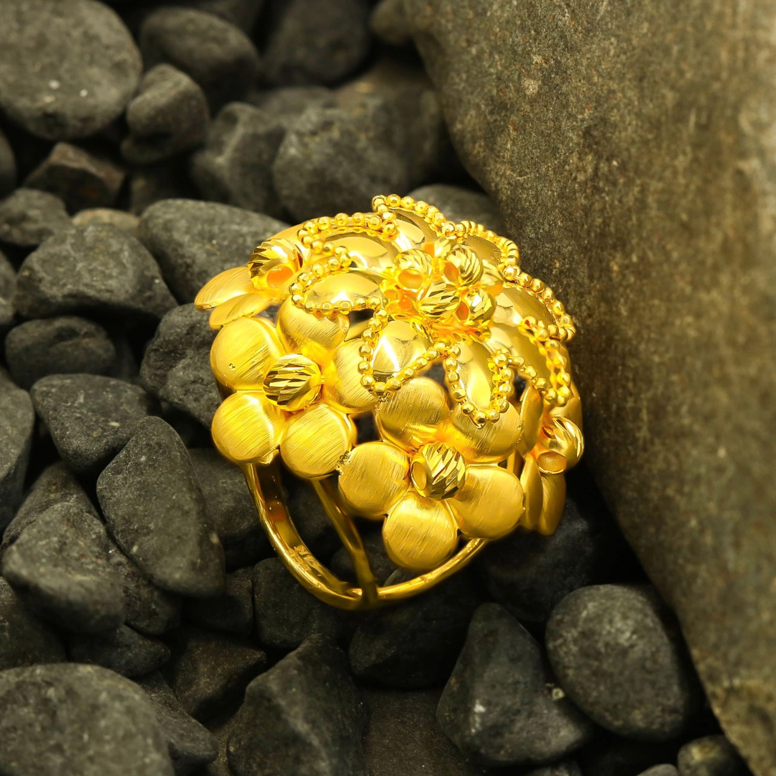 Dorika Çiçek Model 14 Ayar Altın Yüzük