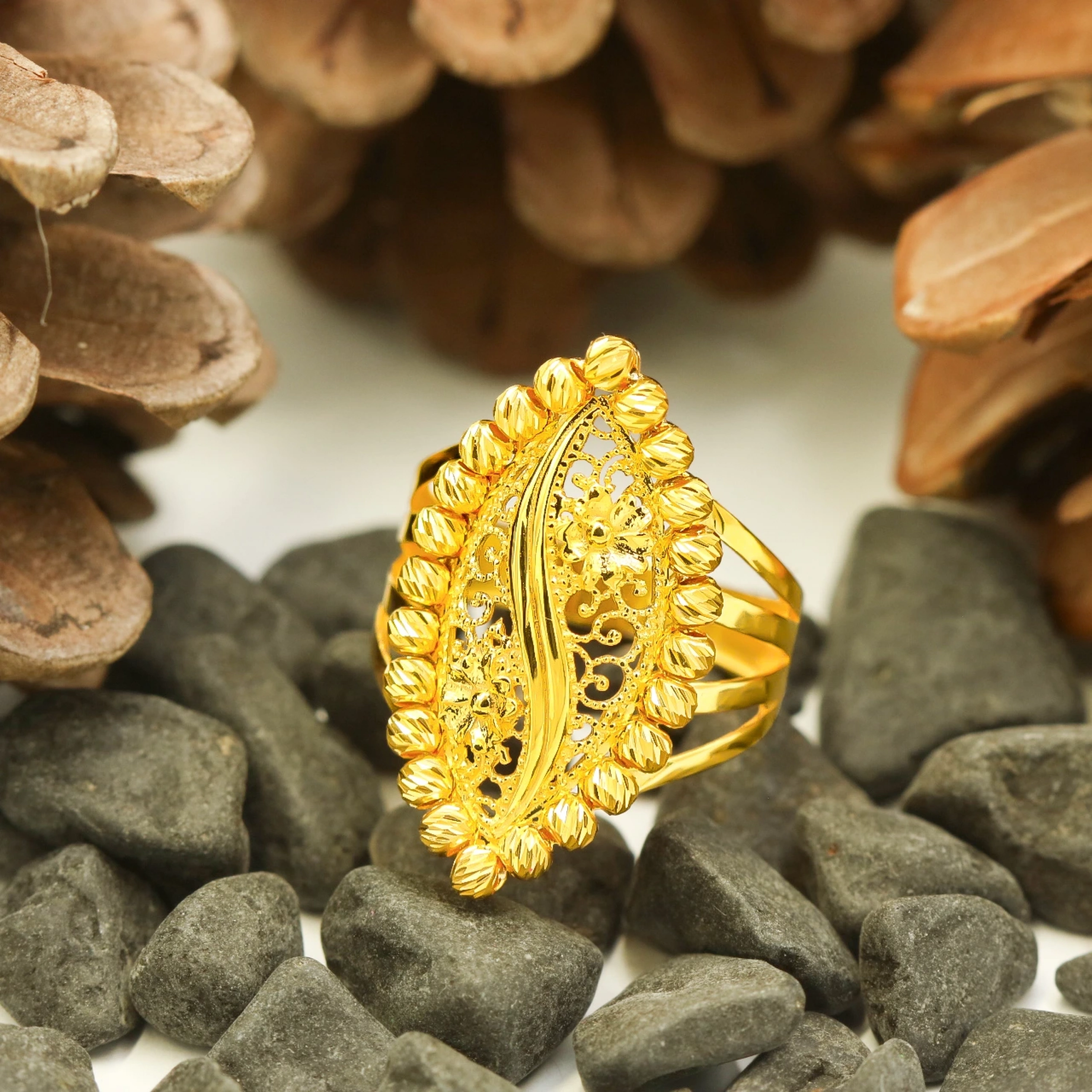 İşlemeli Dorika Hint 14 Ayar Altın Yüzük