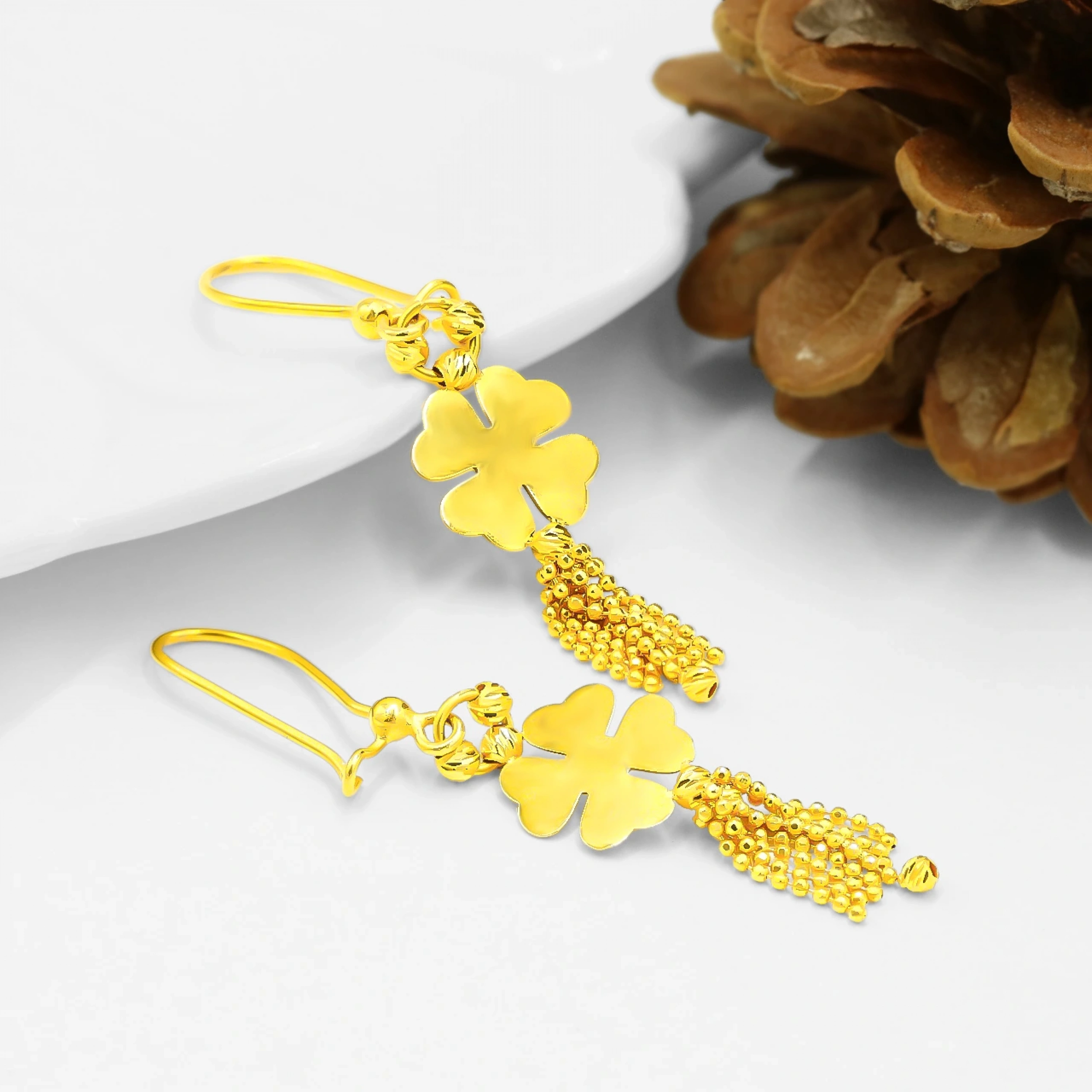 Yonca Dorika Sallantılı 22 Ayar Altın Küpe