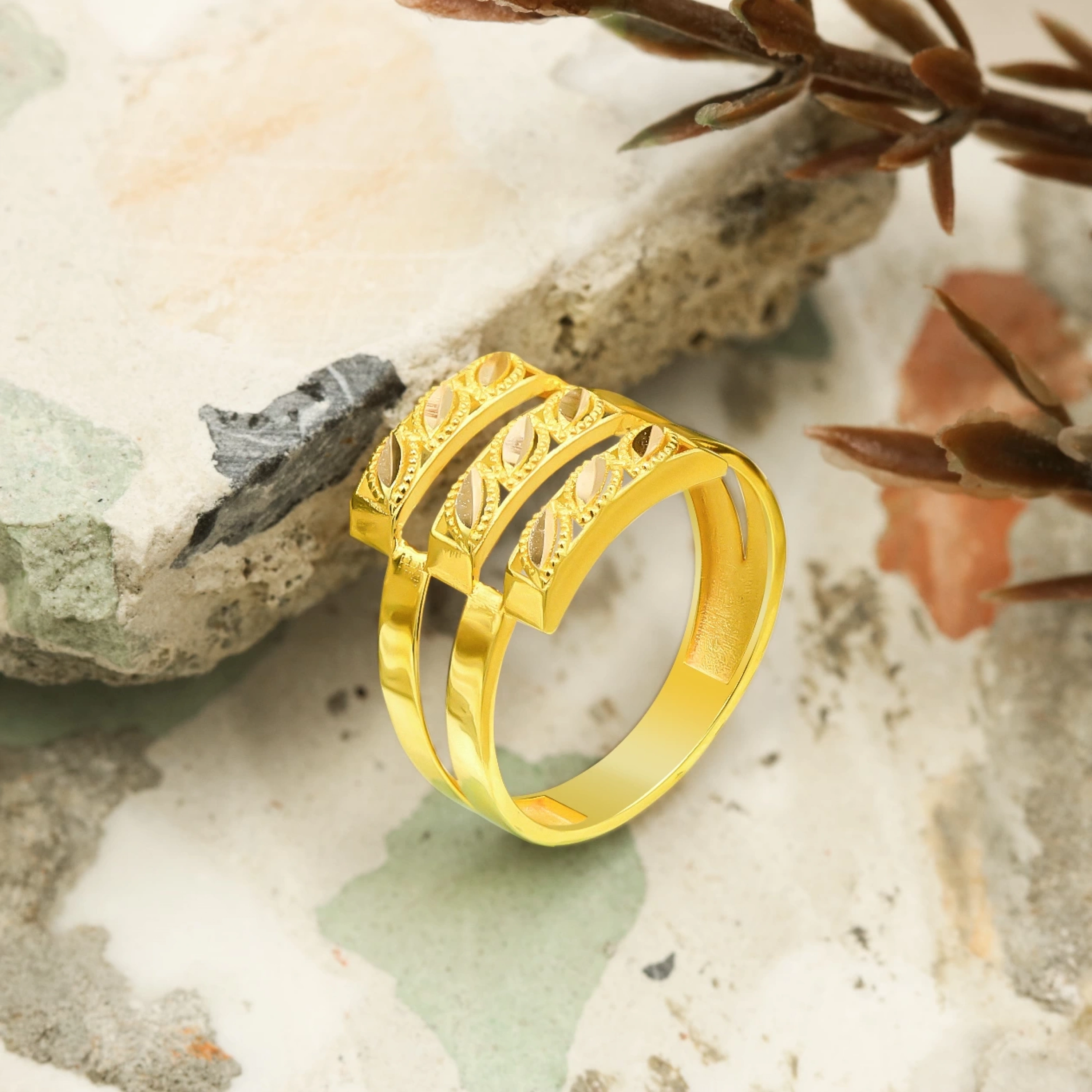 Üç Sıra Kaburga 14 Ayar Altın Yüzük