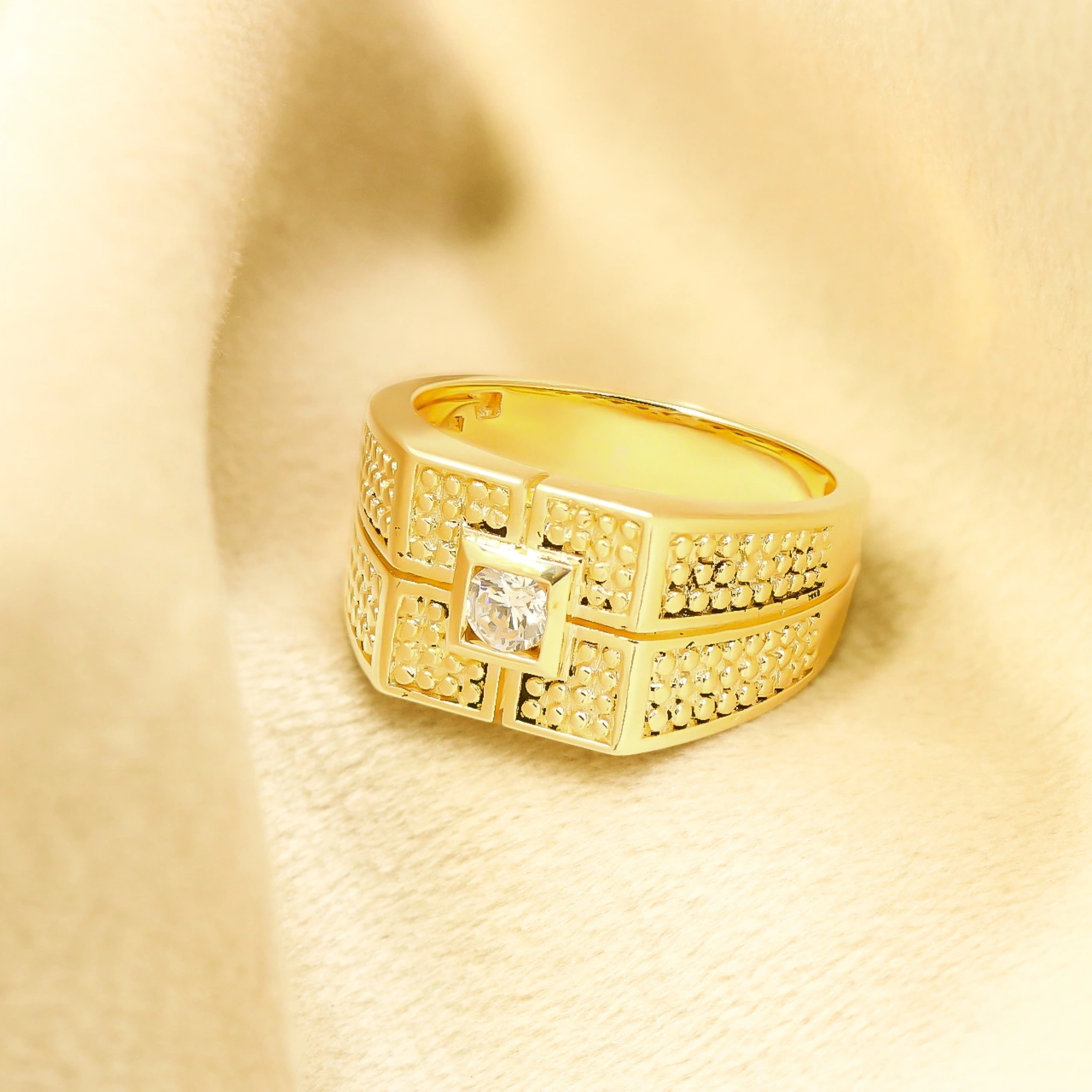 Kare Model 14 Ayar Altın Yüzük