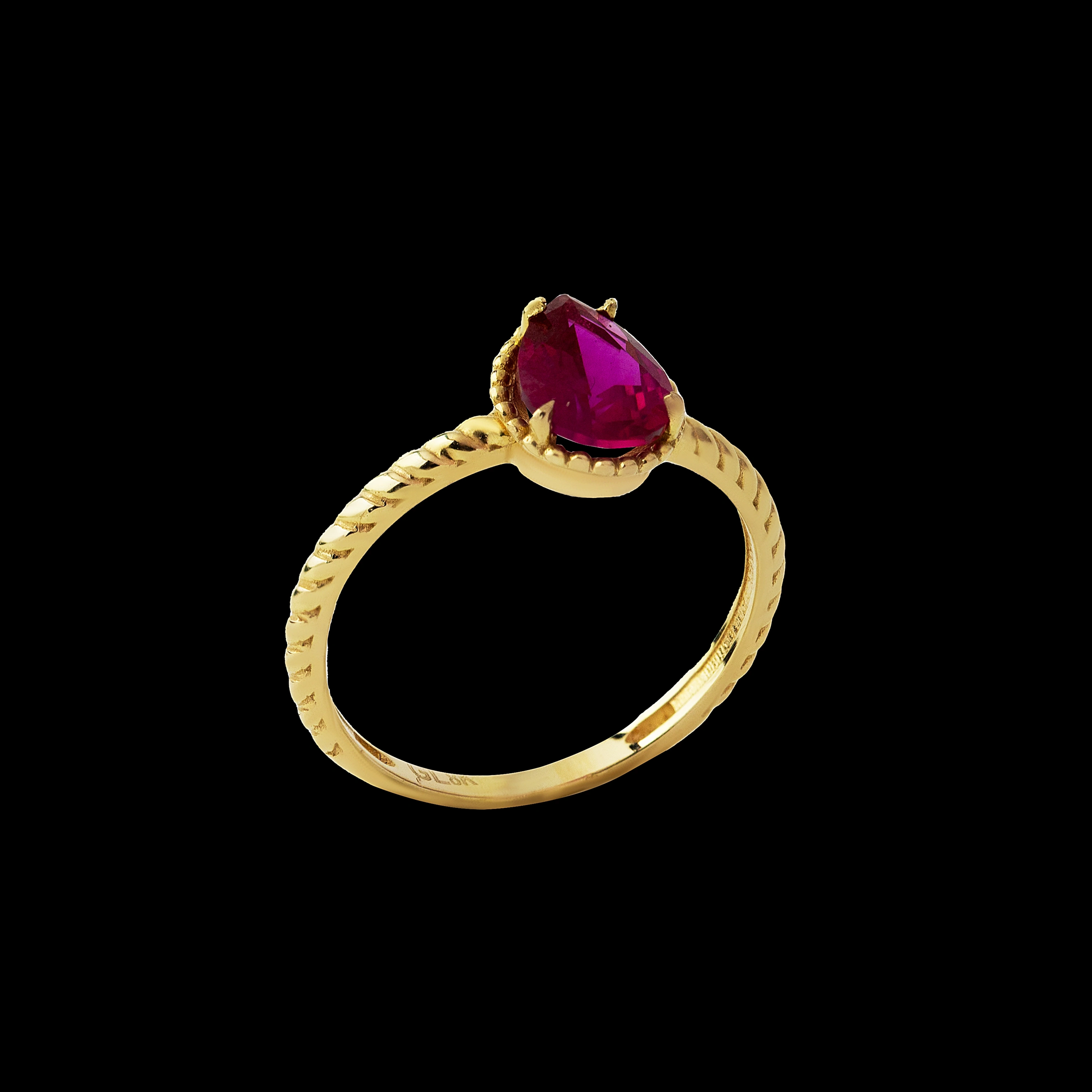 Fuşya Taşlı 8 Ayar Altın Yüzük