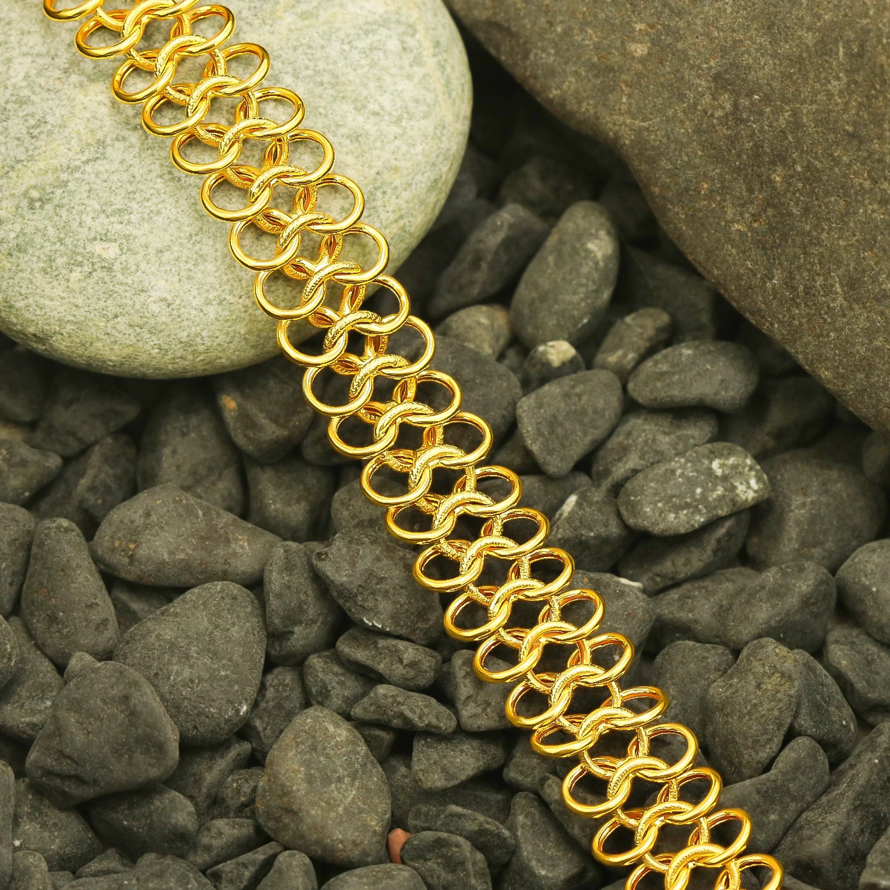 Halka Geçmeli 22 Ayar Altın Bileklik