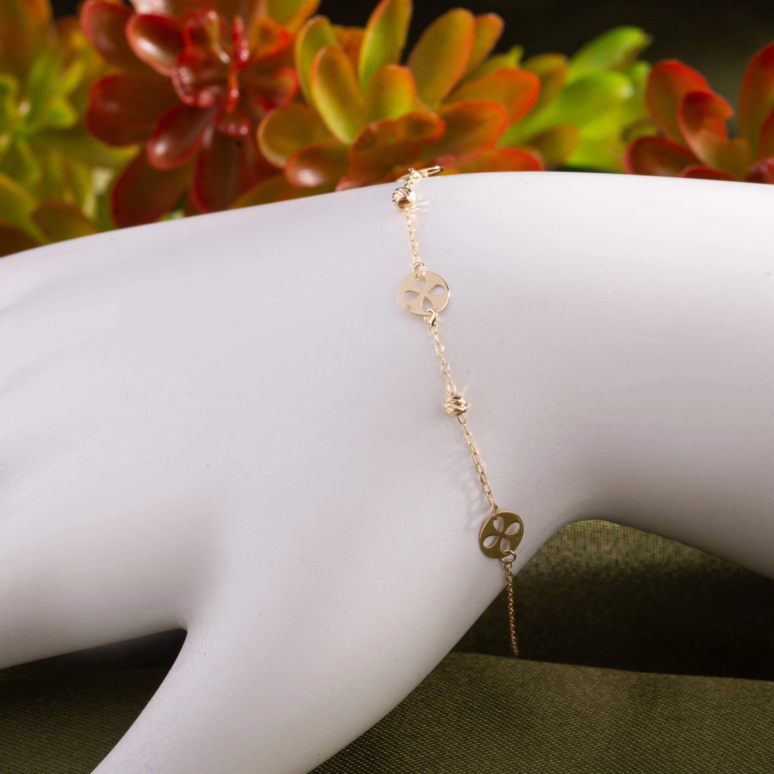 Halka Figürlü 14 Ayar Altın Bileklik