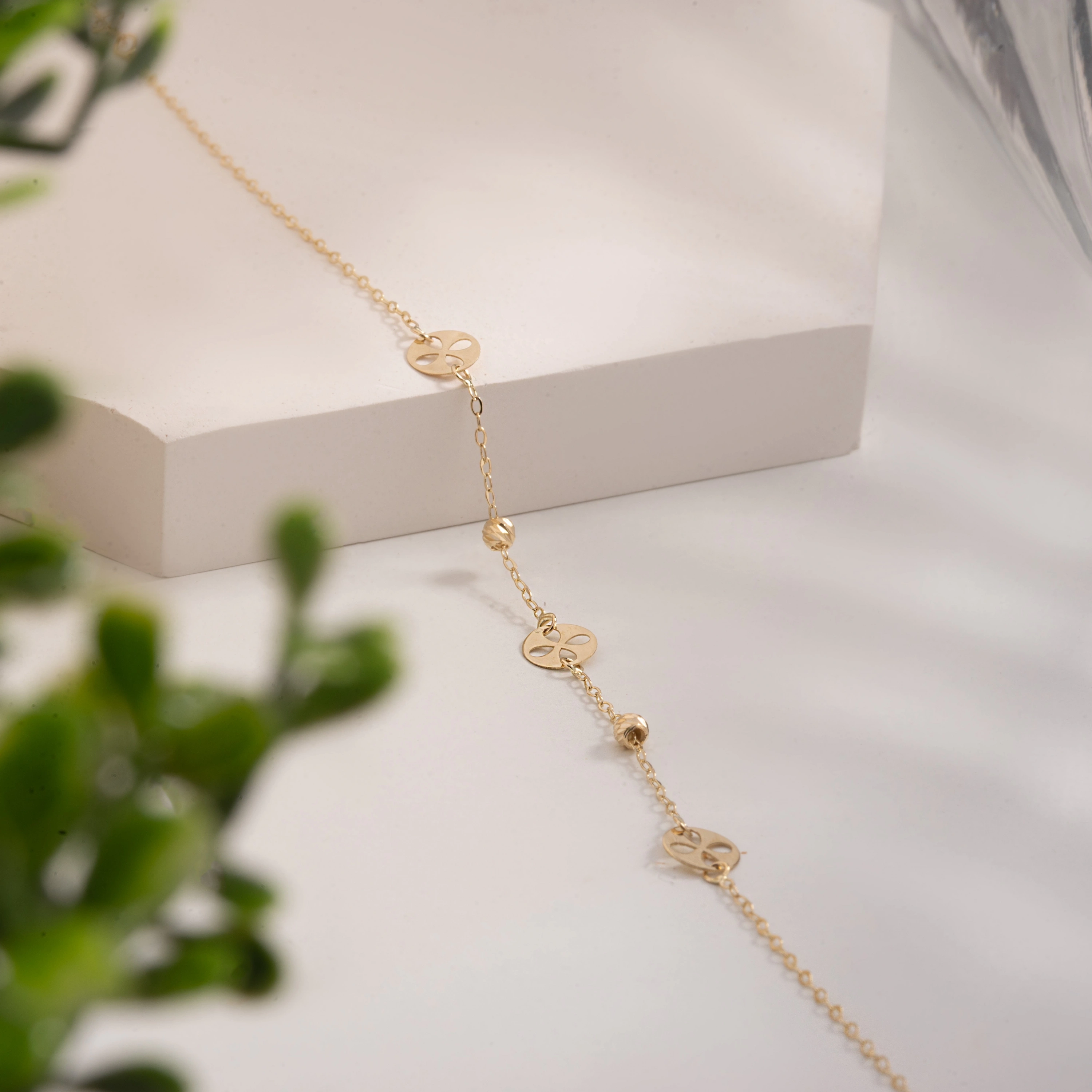 Halka Figürlü 14 Ayar Altın Bileklik