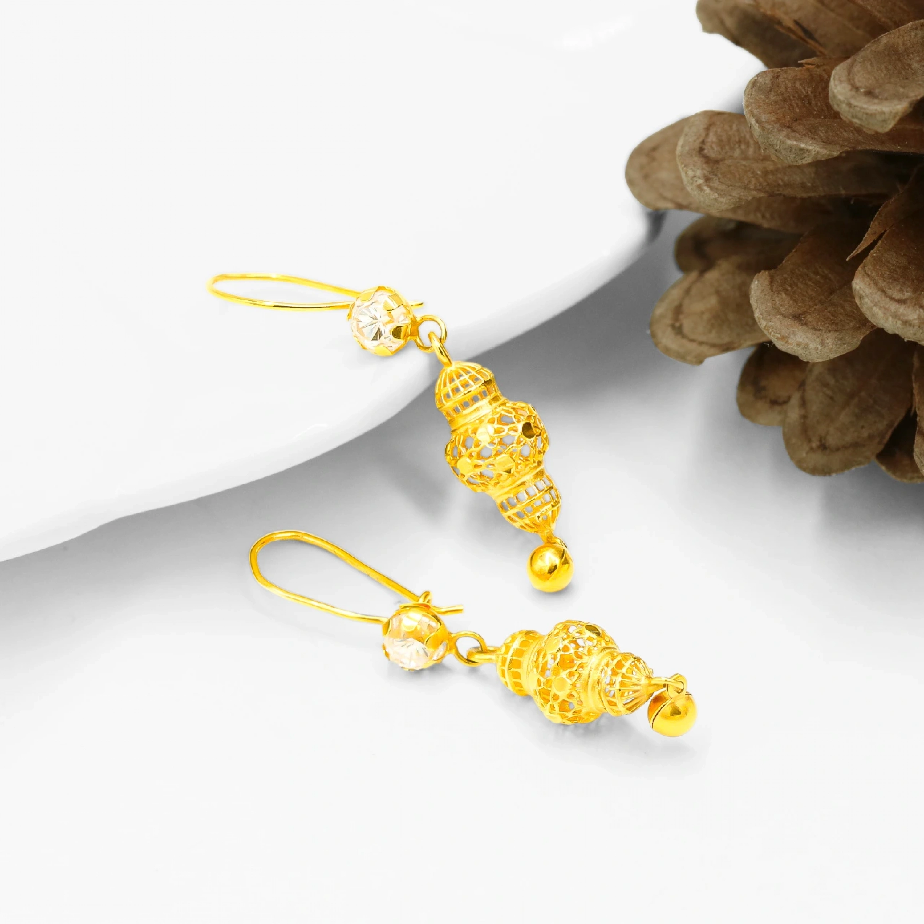 Hint İşi 14 Ayar Sallantılı Altın Küpe