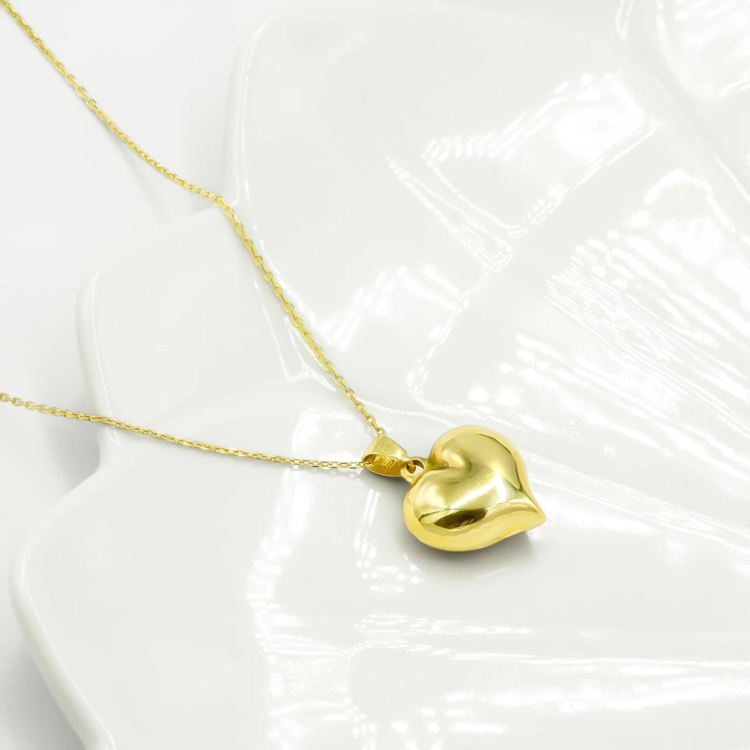 Kalp 14 Ayar Altın Kolye