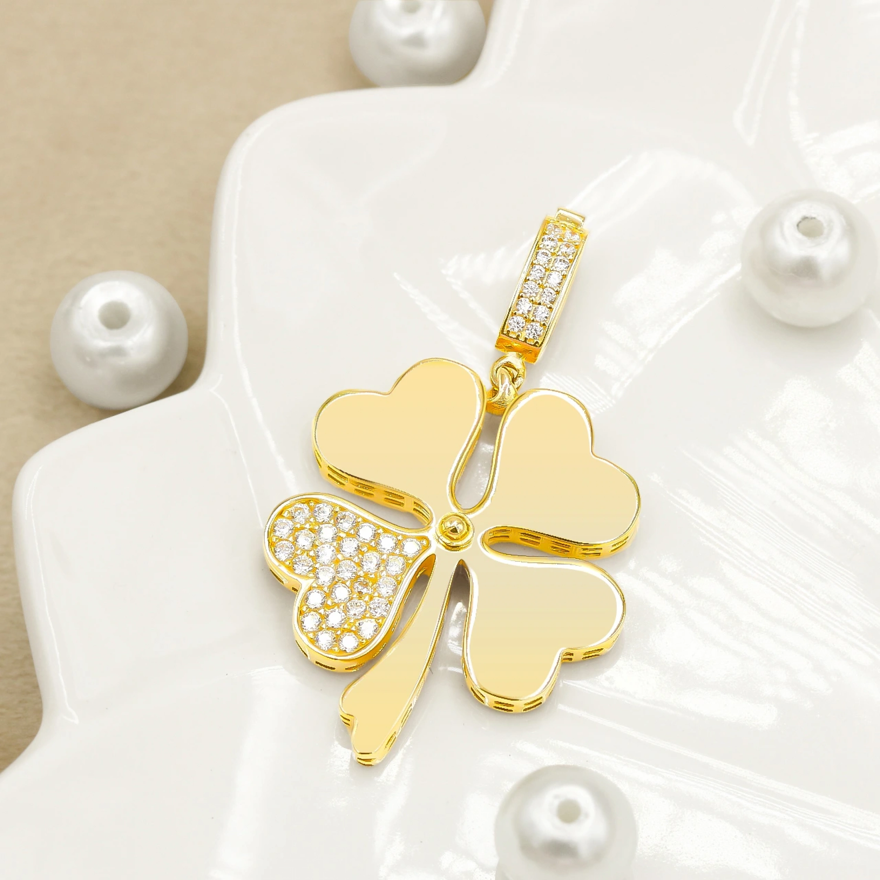 Taşlı Yonca 14 Ayar Altın Kolye Ucu