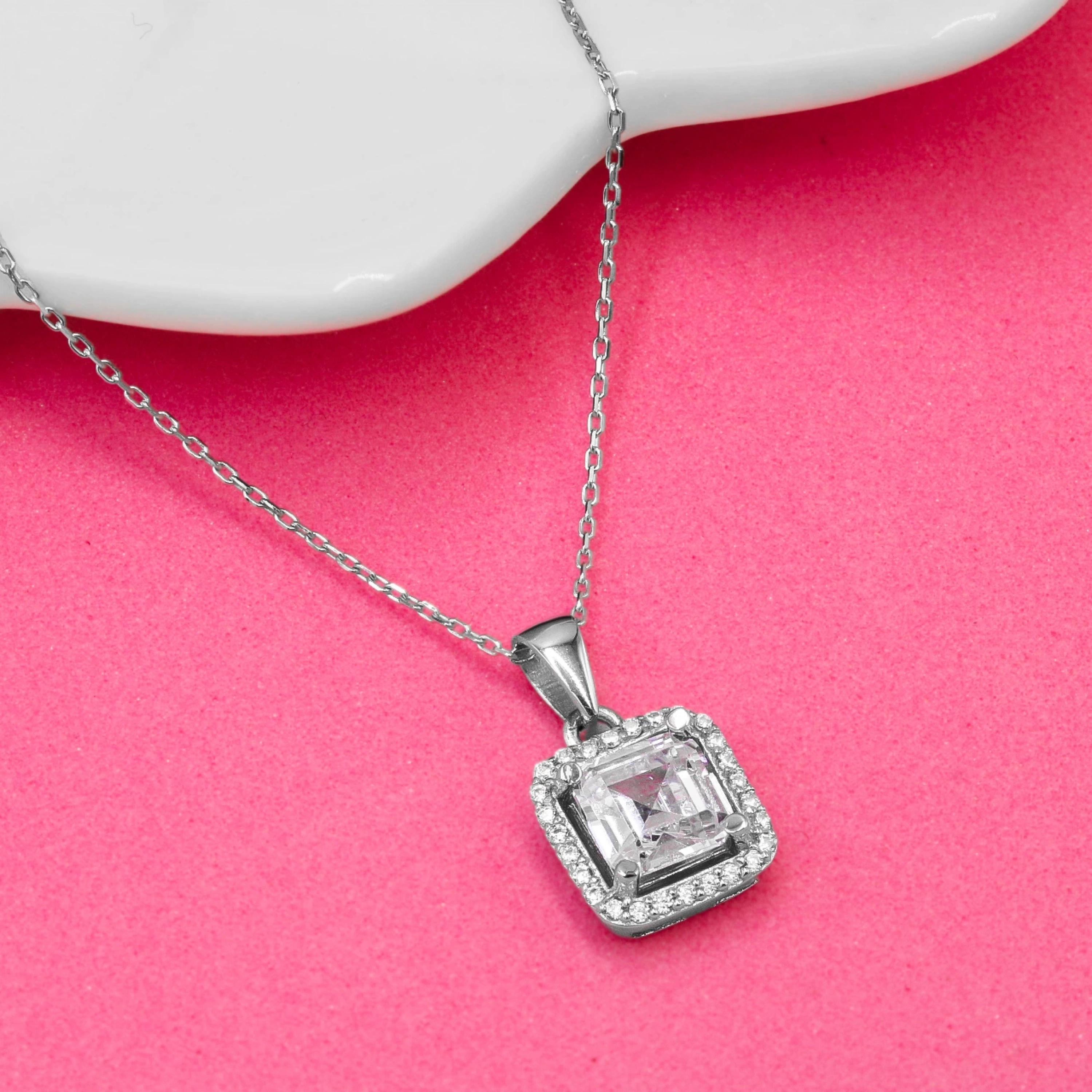 Kare Baget 8 Ayar Altın Kolye