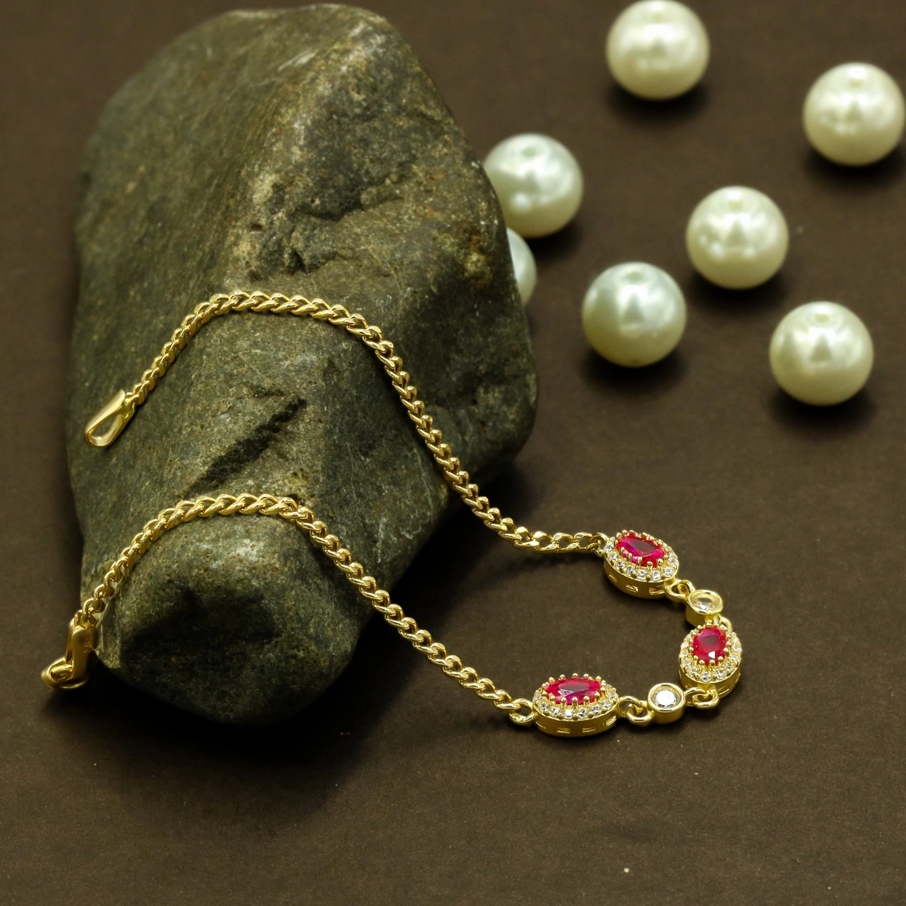 Kırmızı Taşlı 14 Ayar Altın Bileklik