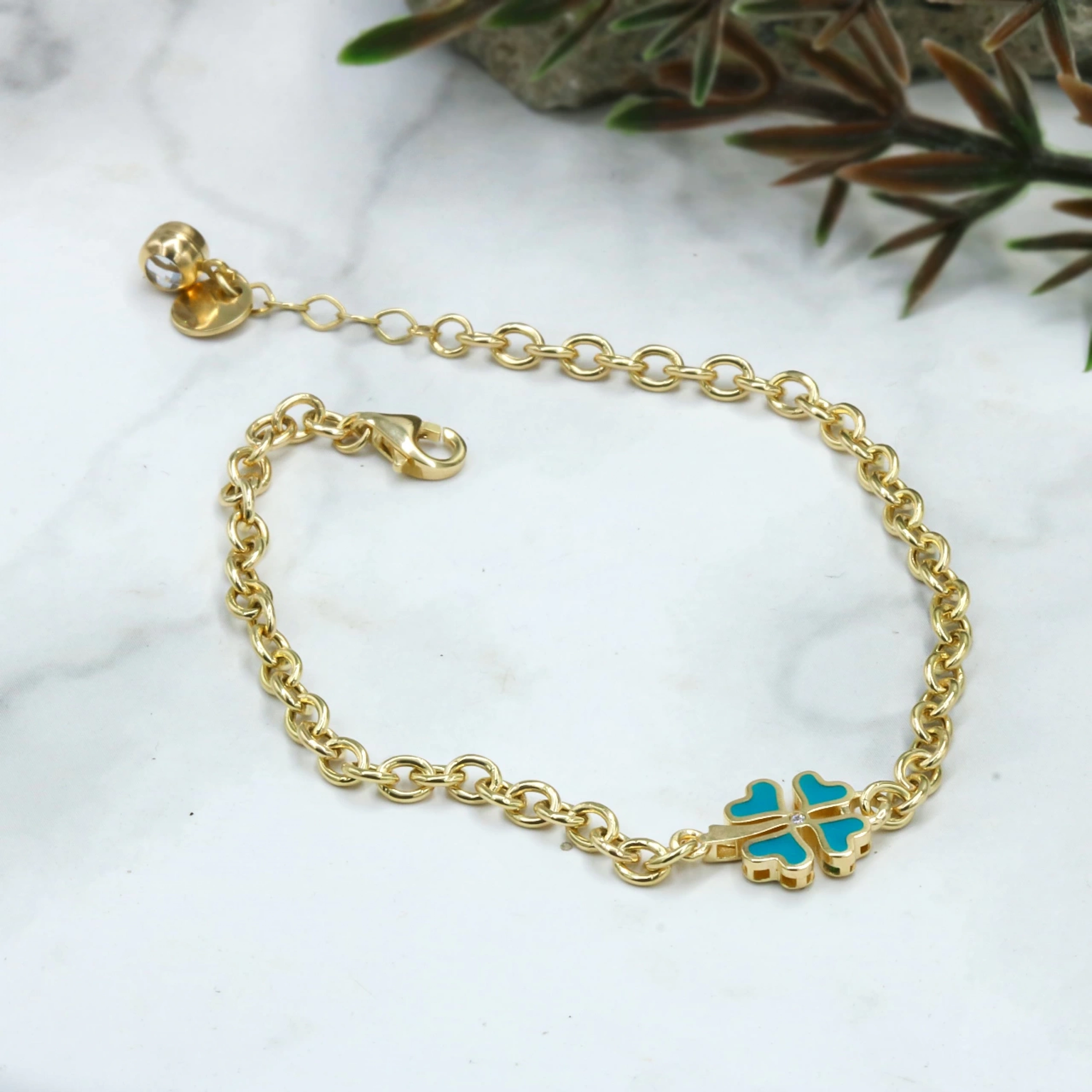 Okyanus Mavisi Papatya 8 Ayar Altın Bileklik