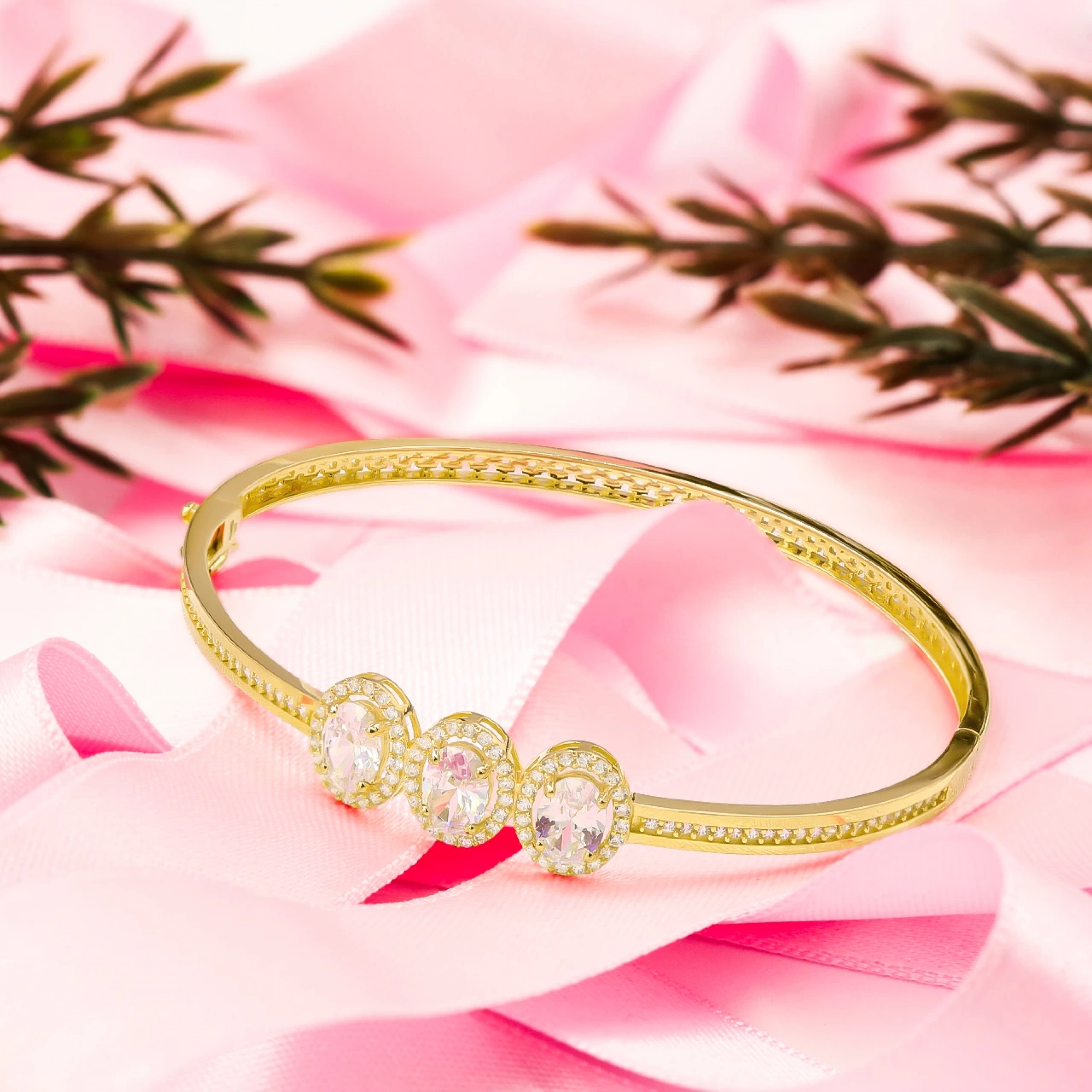 Oval Baget Taşlı 8 Ayar Kelepçe Bilezik