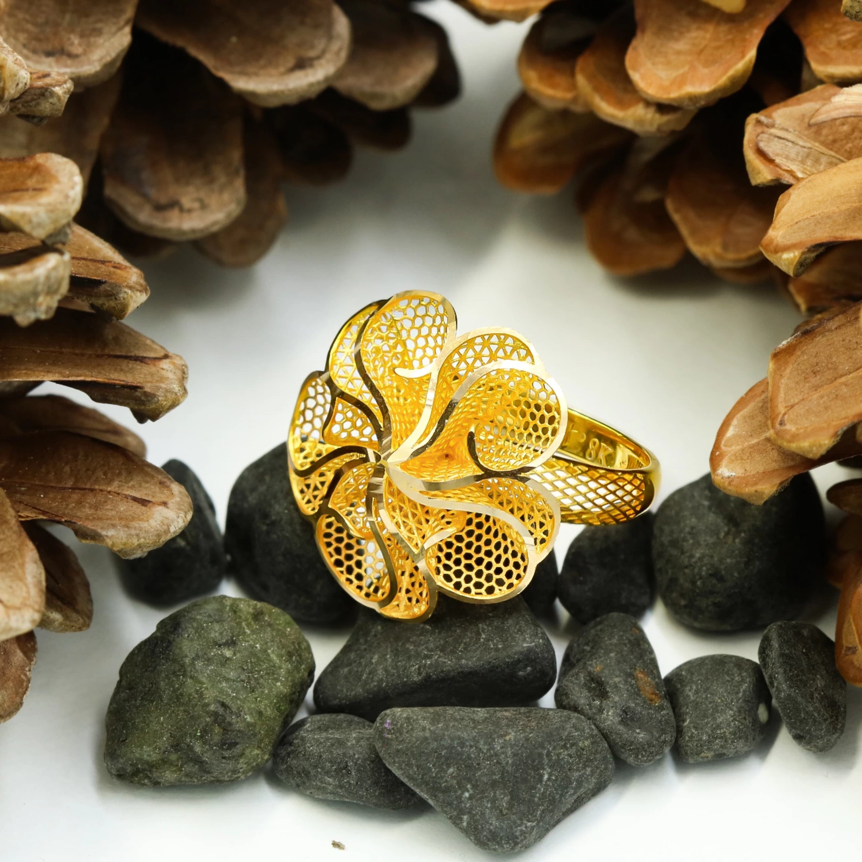 Özel Tasarım 8 Ayar Altın Yüzük