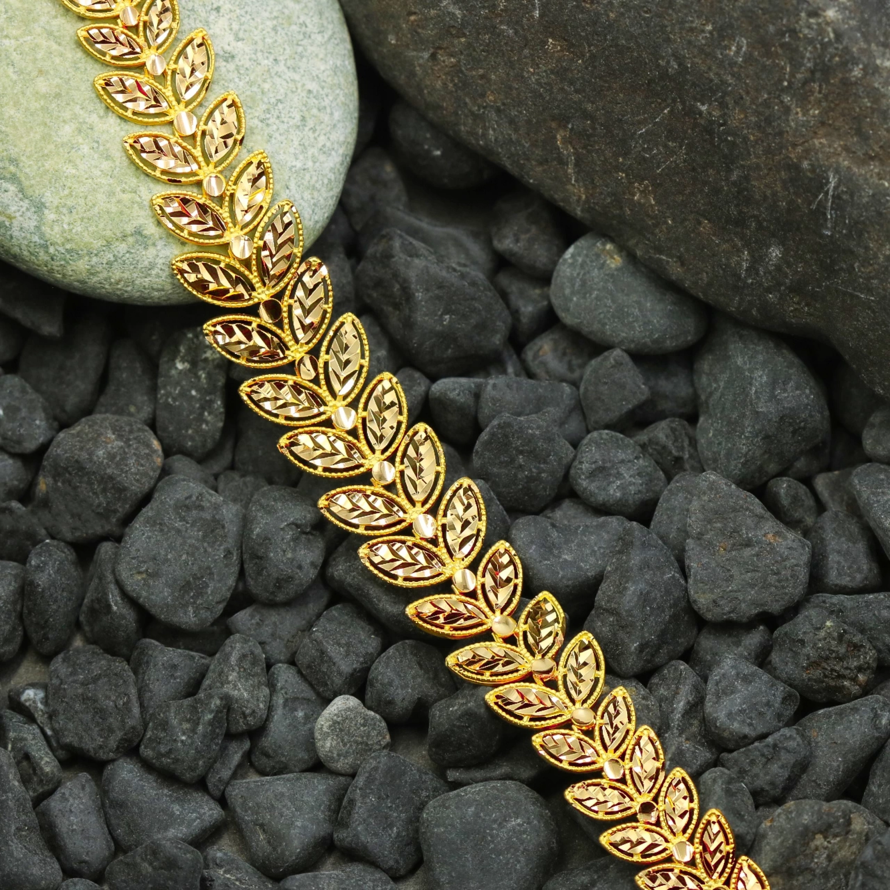 Yaprak Desen 22 Ayar Altın Bileklik