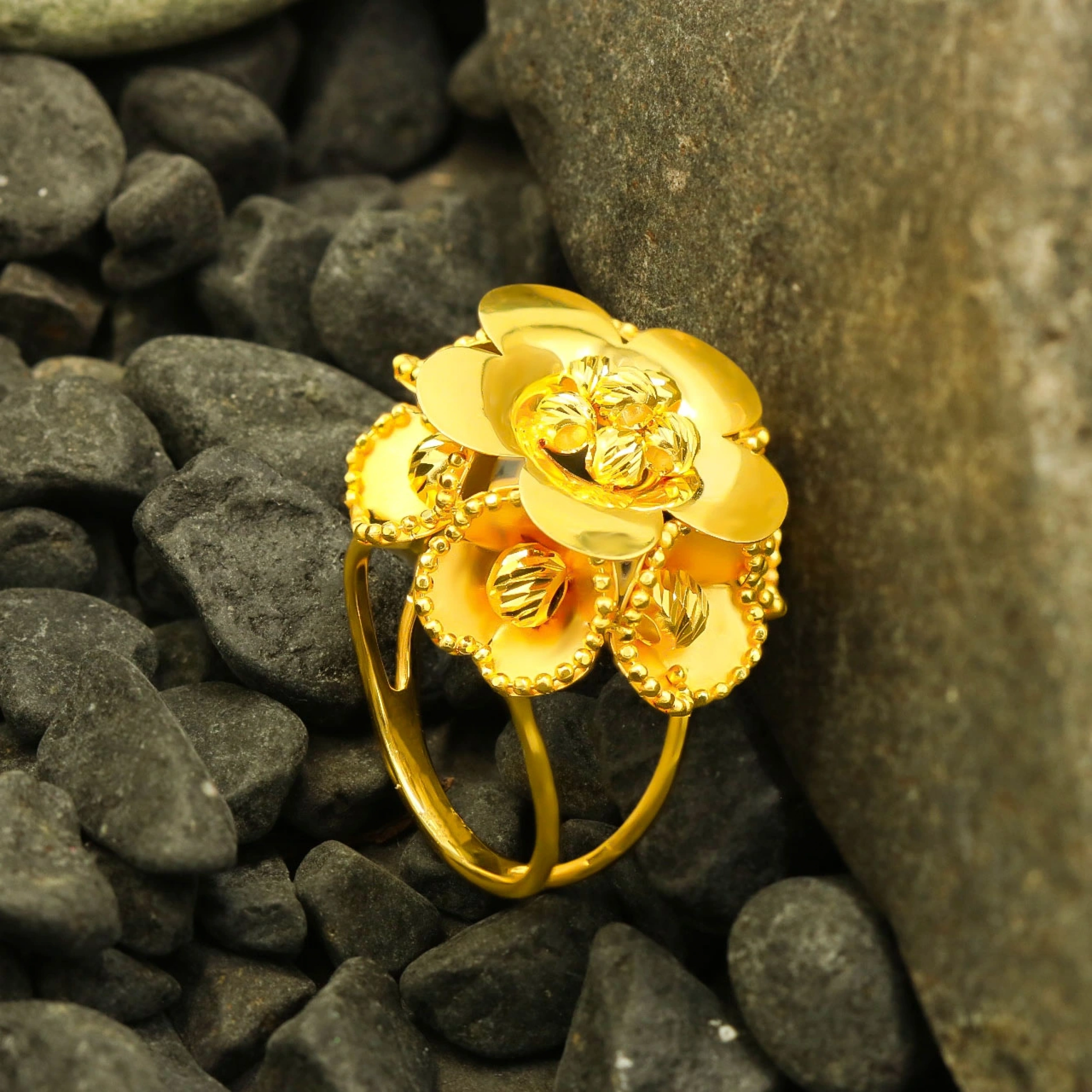 Papatya Model 14 Ayar Altın Yüzük