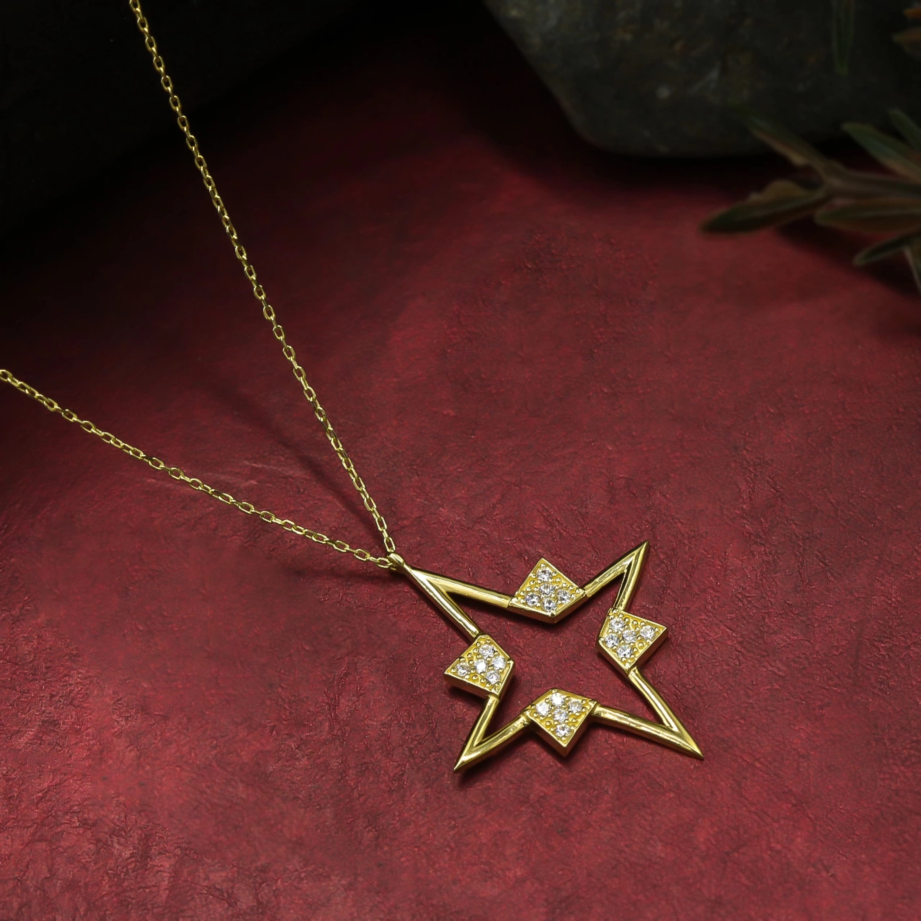 Prizma 14 Ayar Altın Kolye