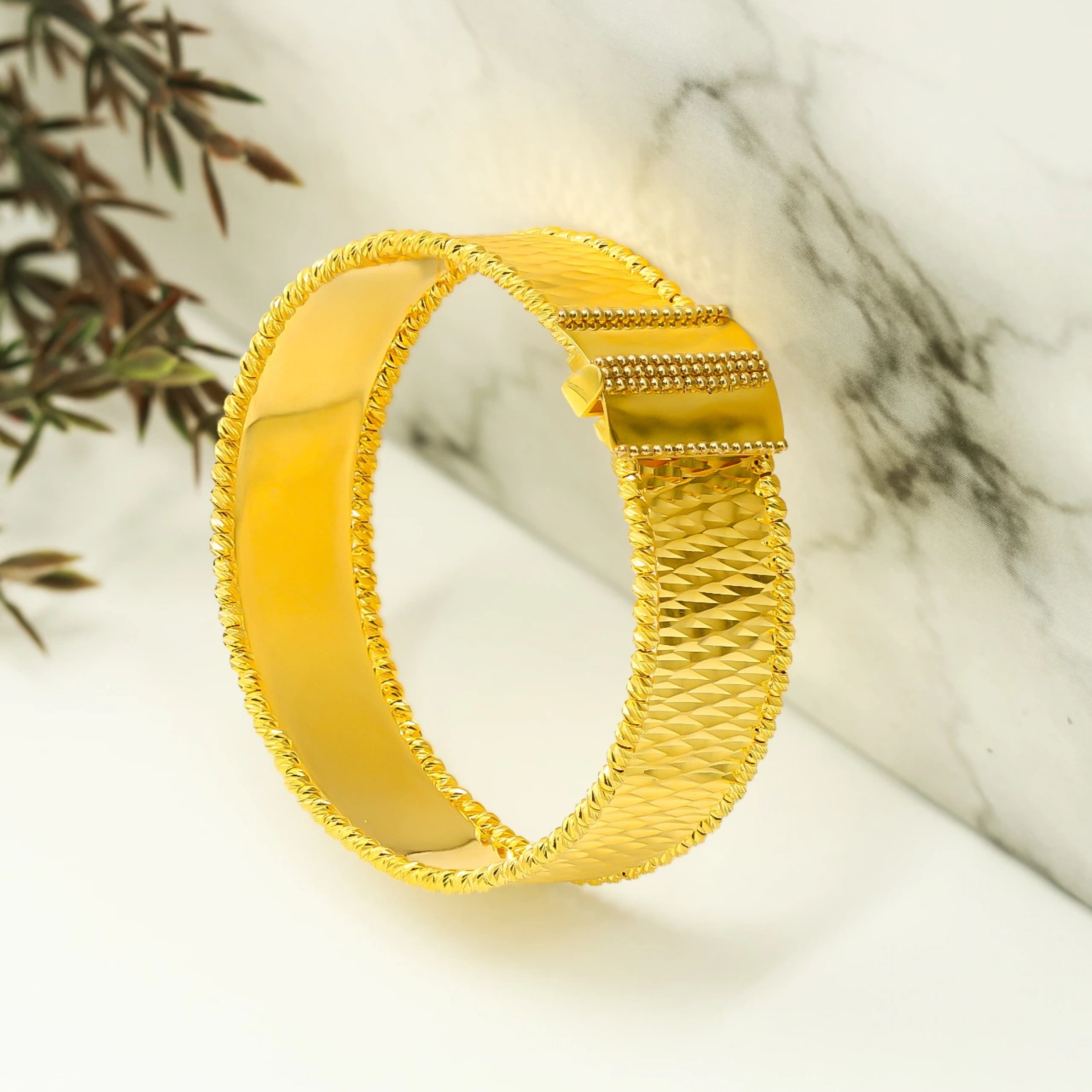 Pullu 8 Ayar Kelepçe Bilezik