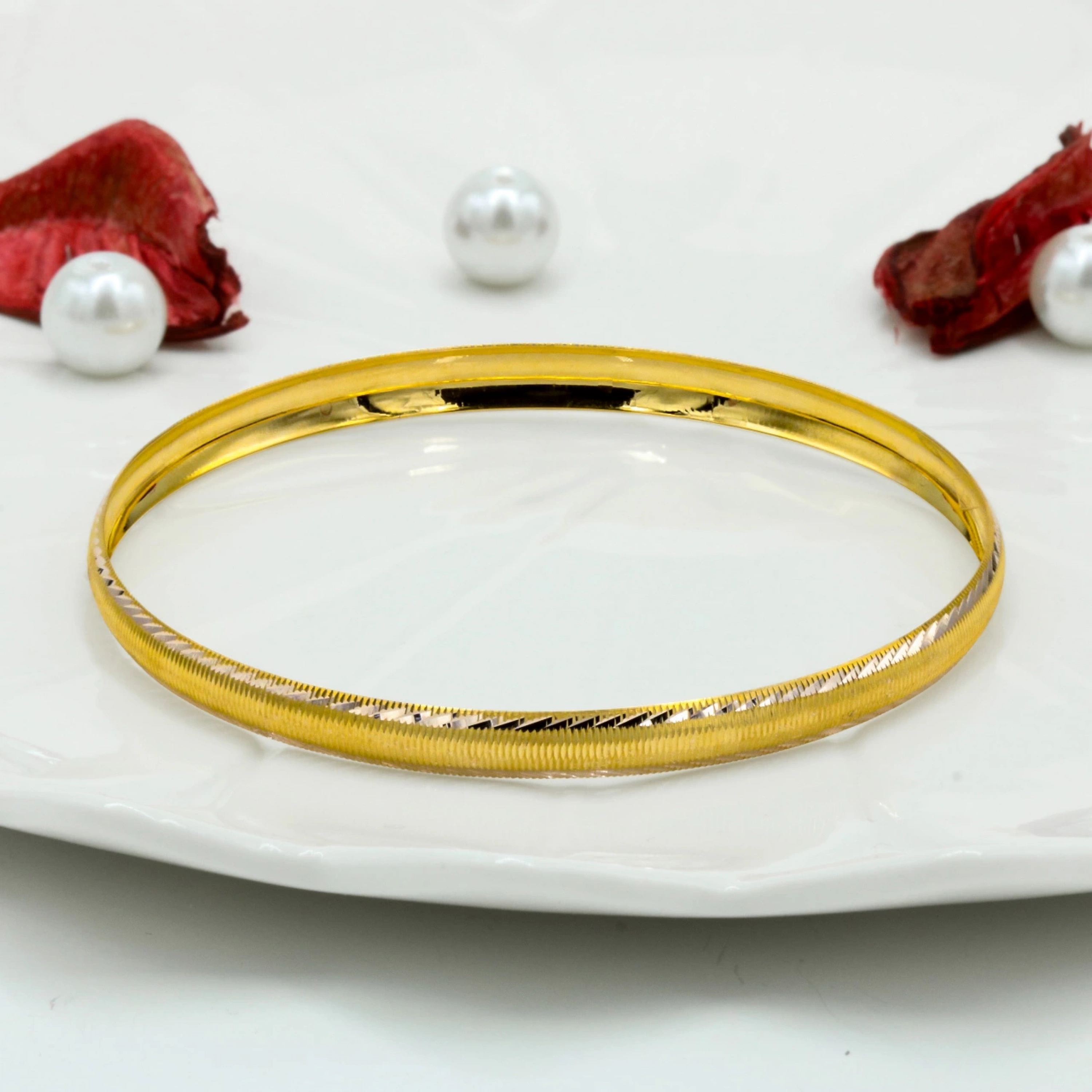 Şerit Desenli 14 Ayar Altın Bilezik (3.82 Gram)