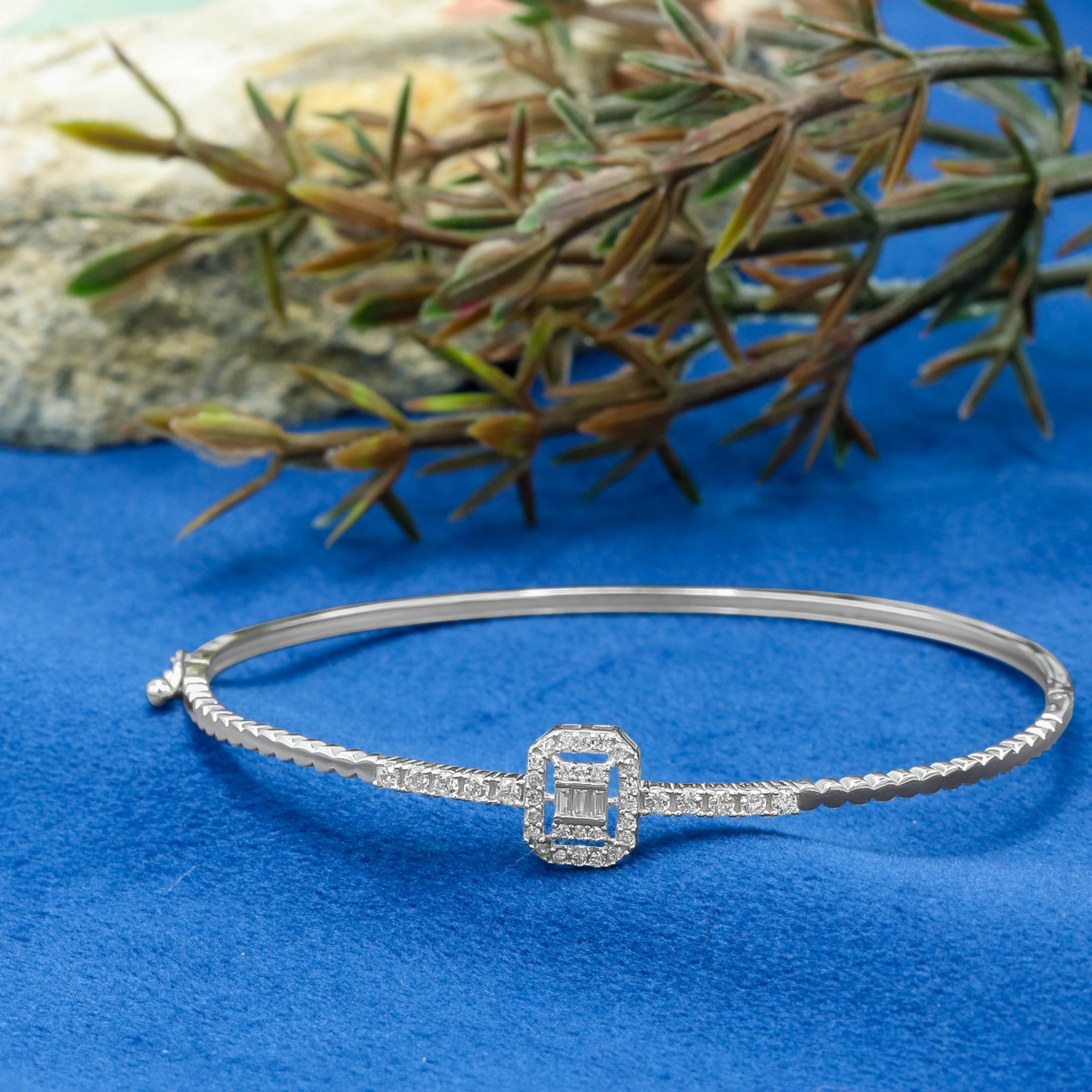 Taş Sıralı Baget 8 Ayar Kelepçe Bilezik