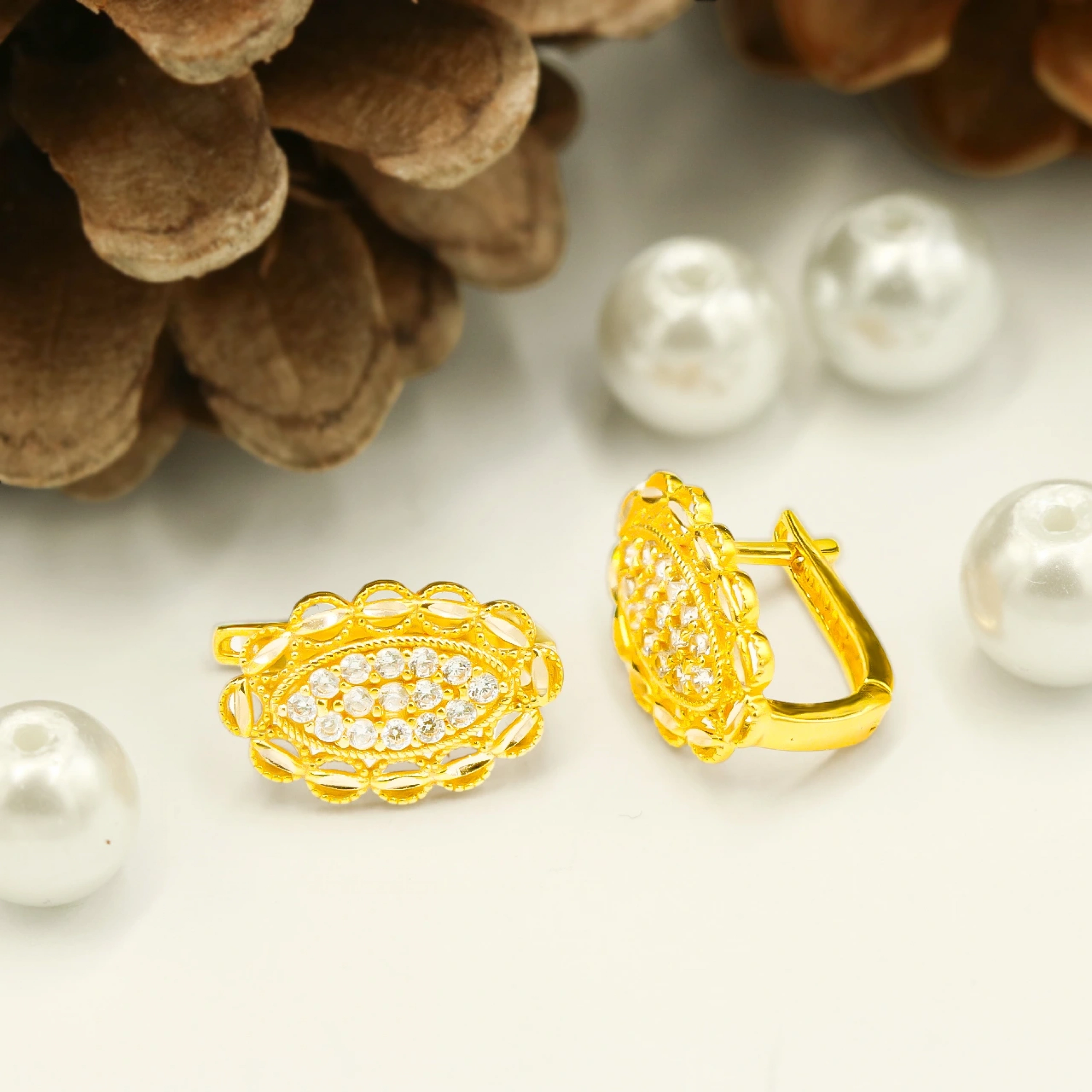 Taşlı 14 Ayar Klipsli Altın Küpe