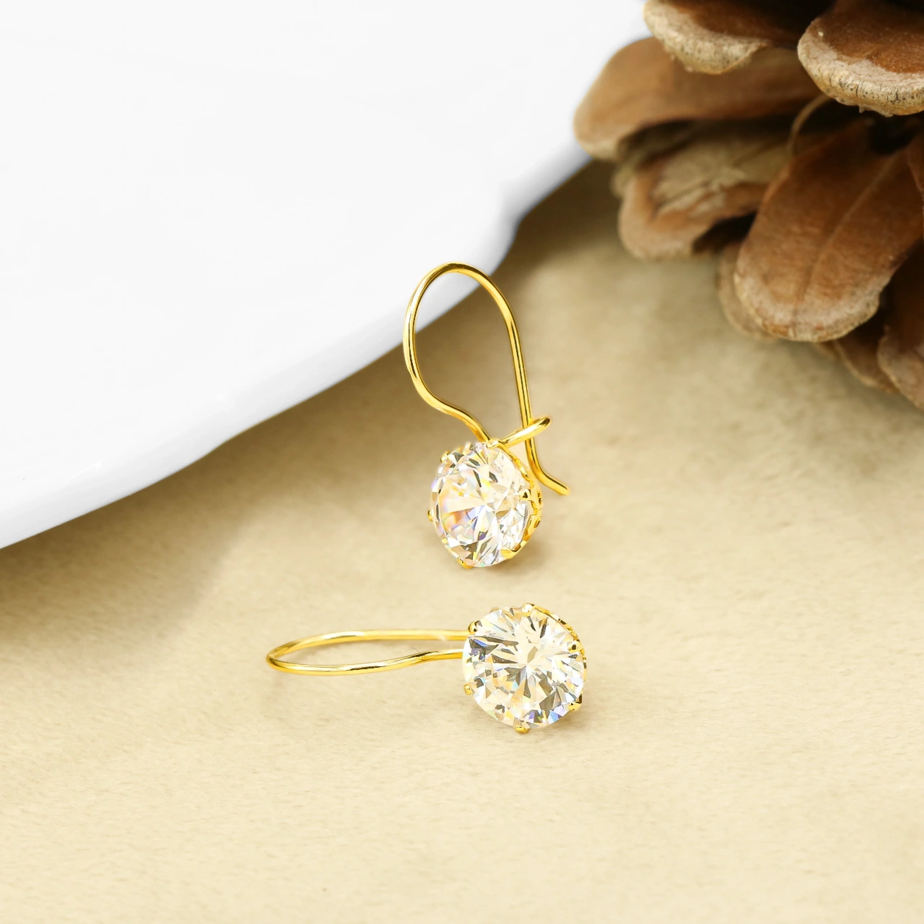 Taşlı 14 Ayar Sallantılı Altın Küpe