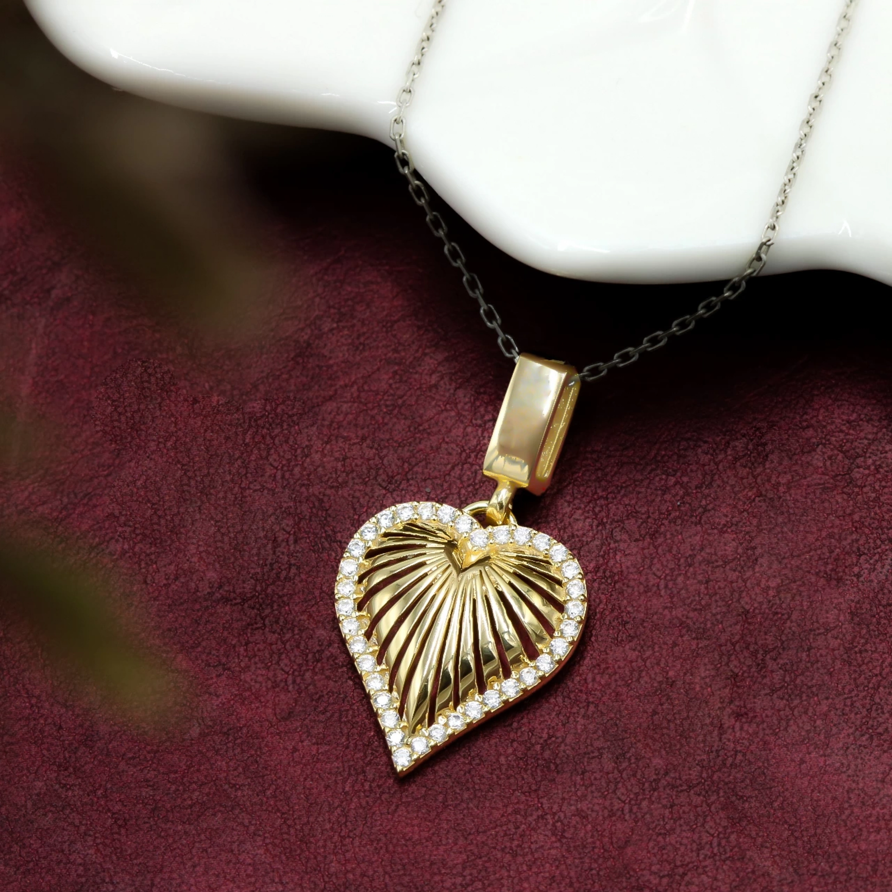 Taşlı Kalp 8 Ayar Altın Kolye Ucu