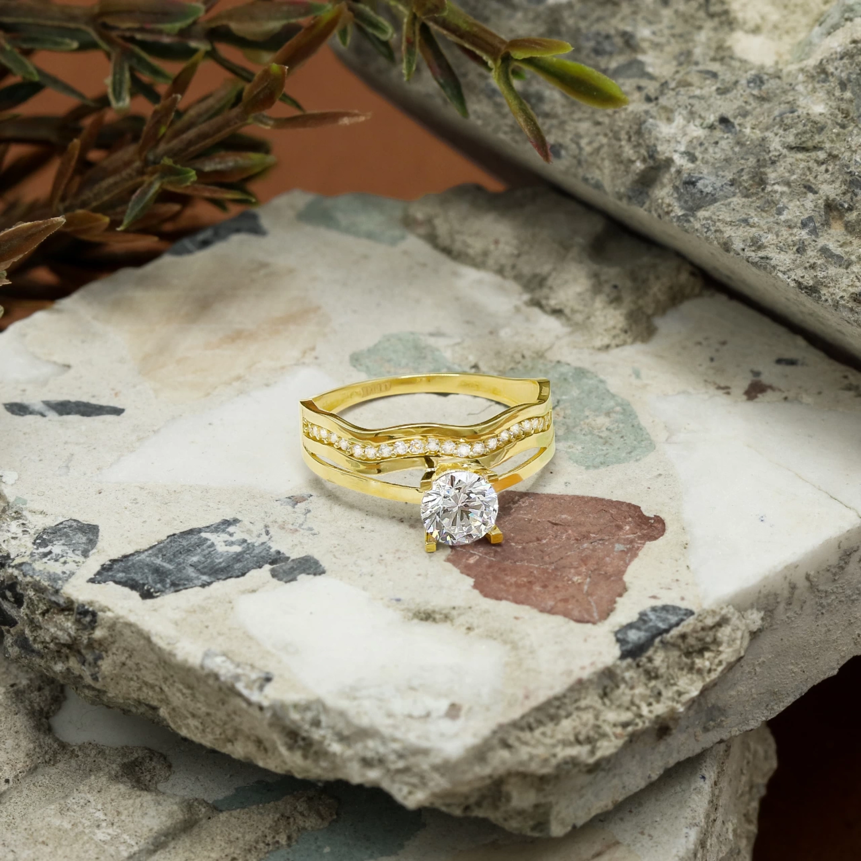 Tektaş 1 Sıra Alyanslı 14 Ayar Altın Yüzük