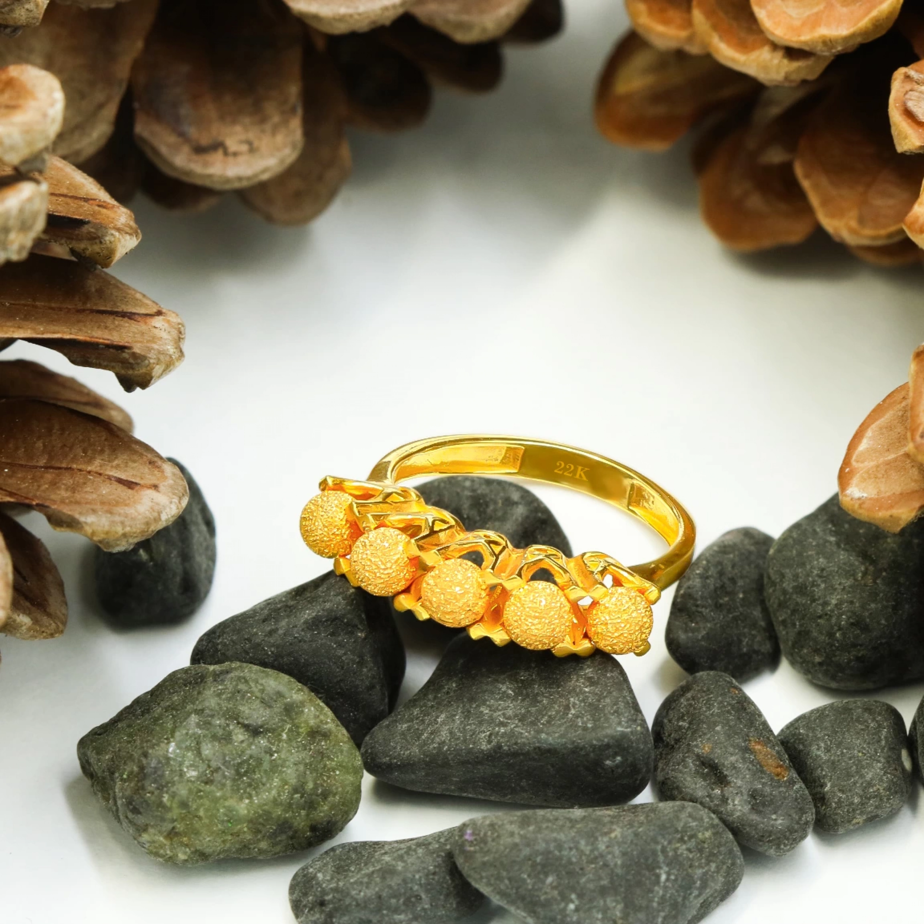 Dorika Toplu Beştaş 22 Ayar Altın Yüzük