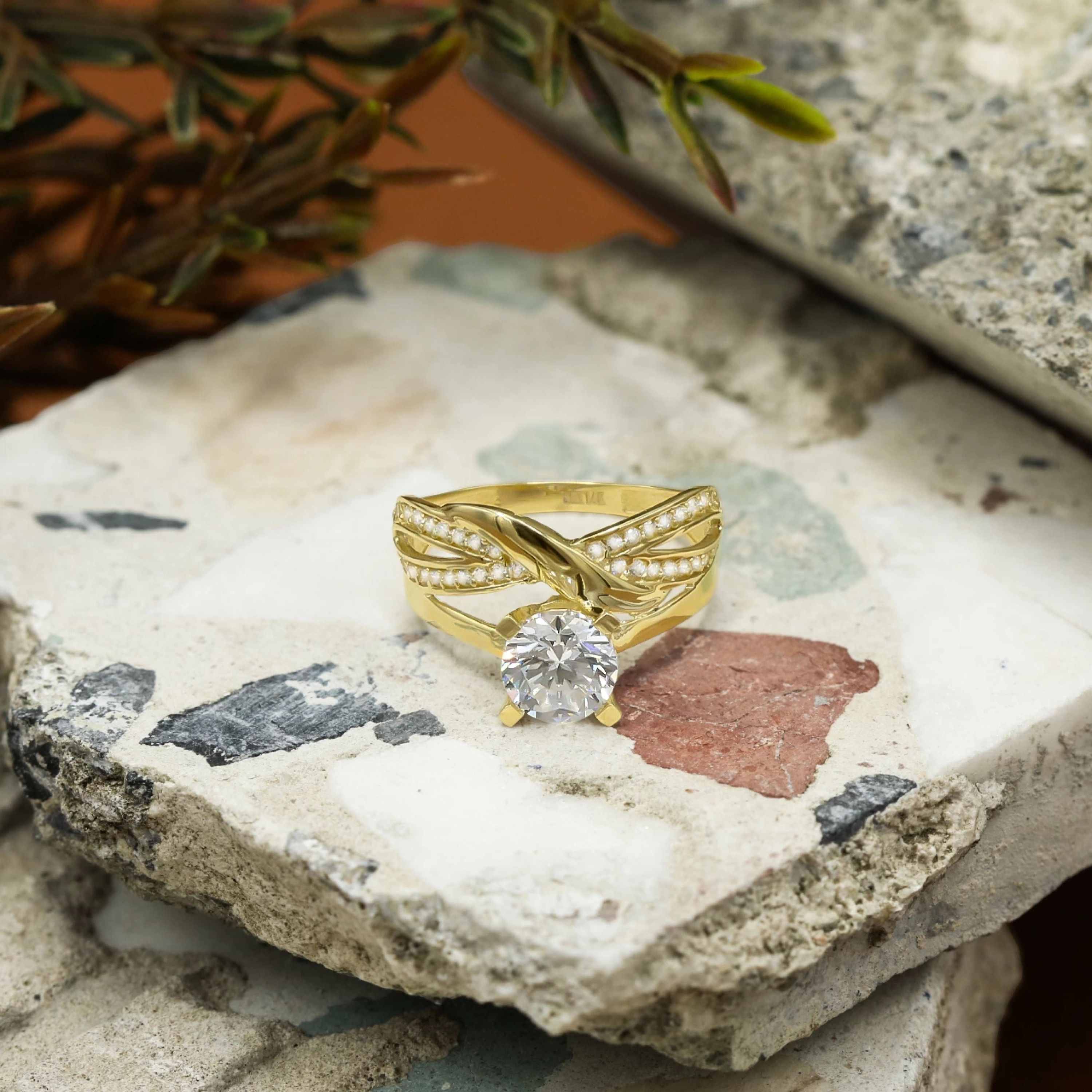 Tektaş Sarmaşık Alyanslı 14 Ayar Altın Yüzük