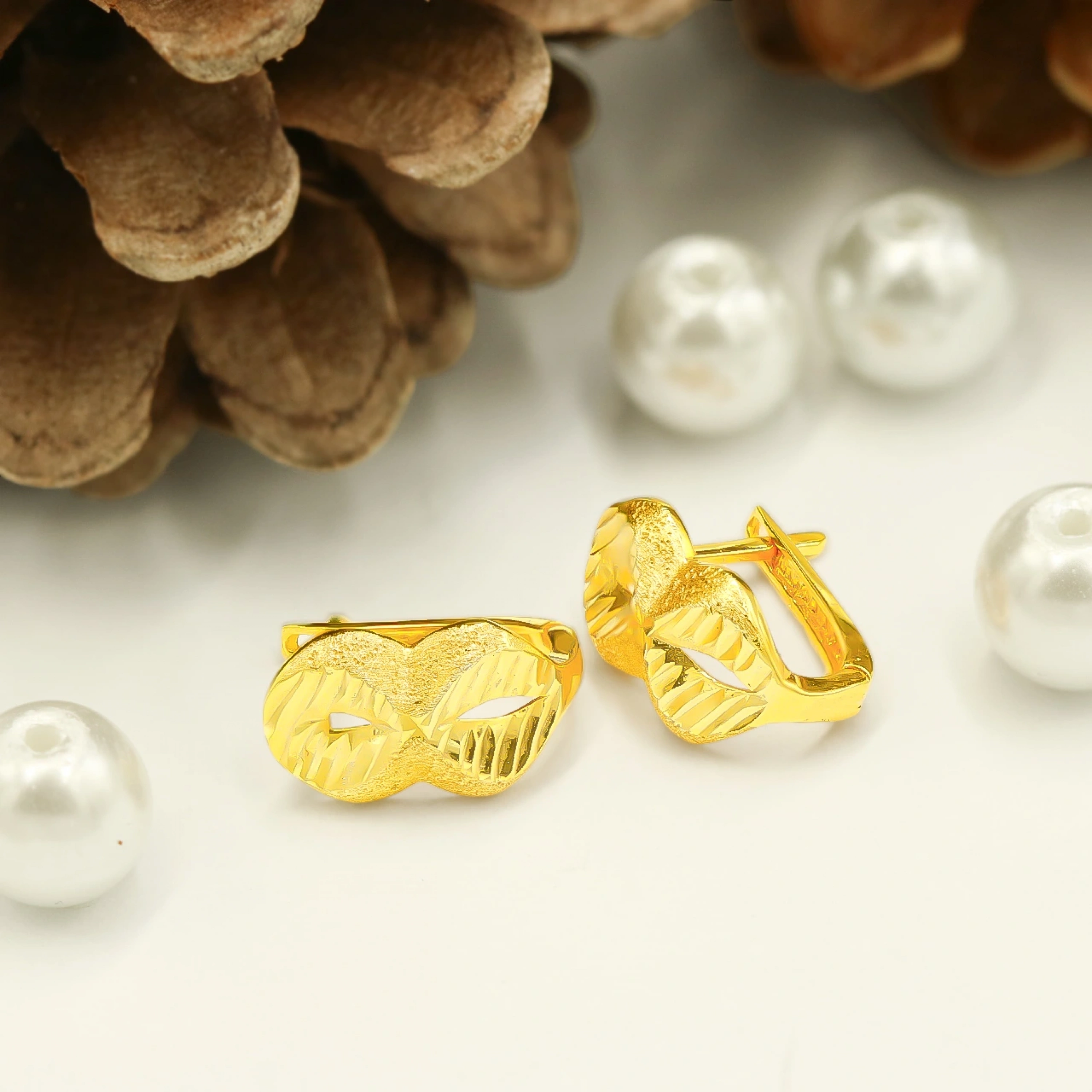 Sonsuzluk Desenli 14 Ayar Klipsli Altın Küpe