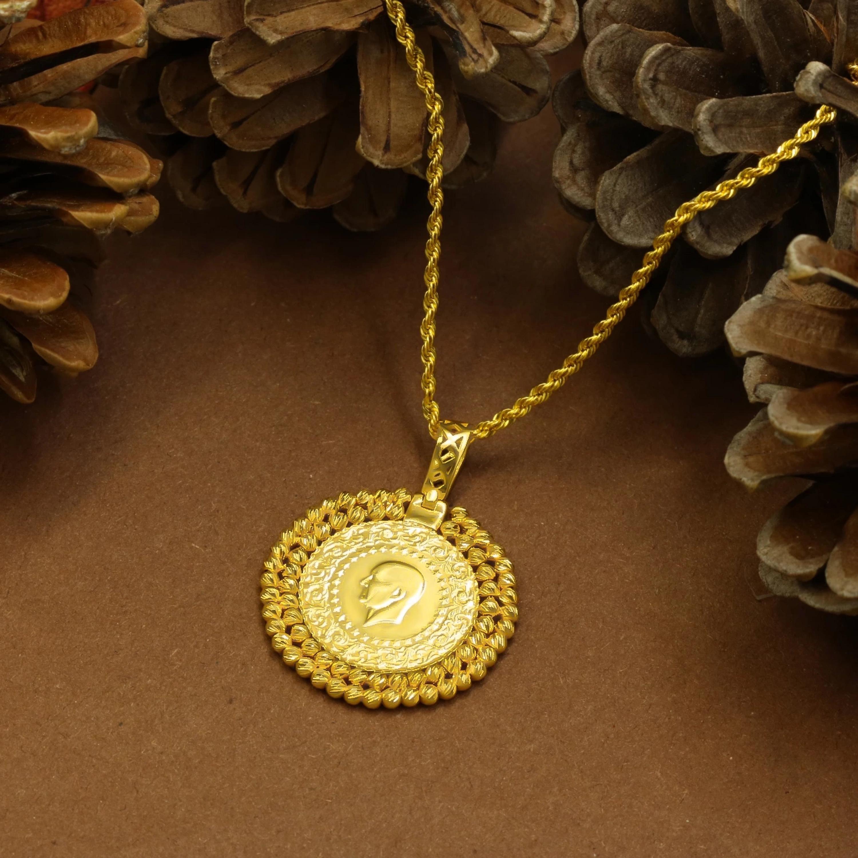 Yarım Altın Dorika 22 Ayar Kolye Ucu