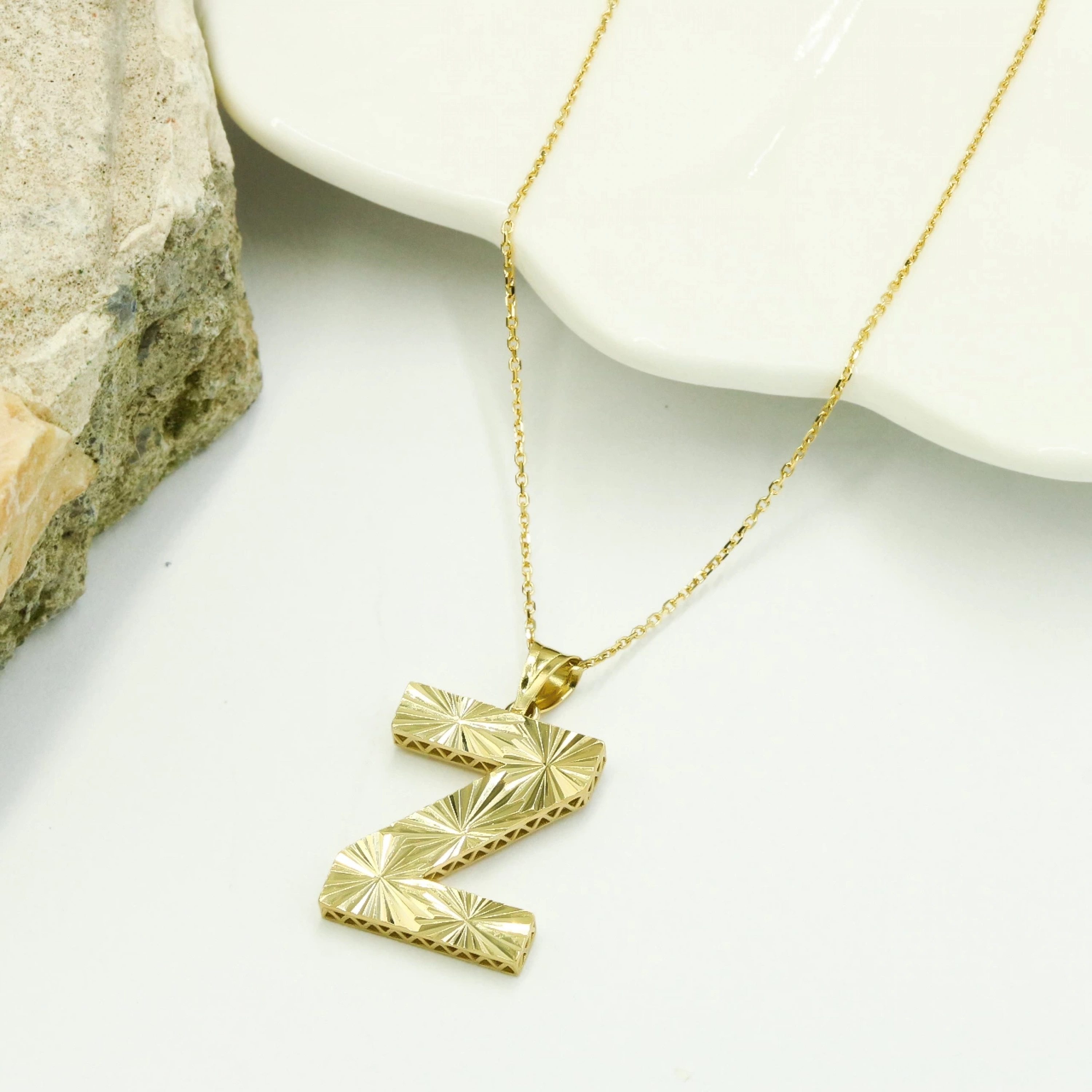 Üç Boyutlu 14 Ayar Altın Harf Kolye