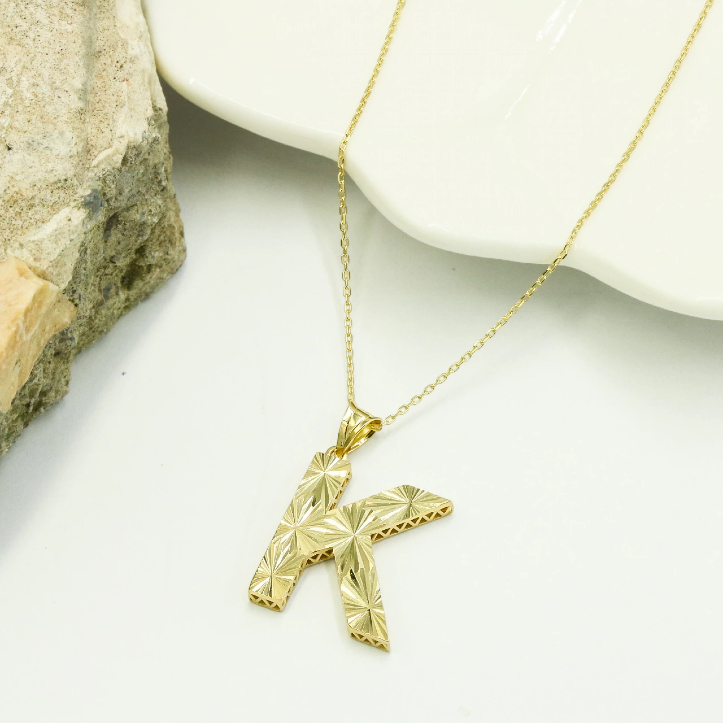 Üç Boyutlu 14 Ayar Altın Harf Kolye