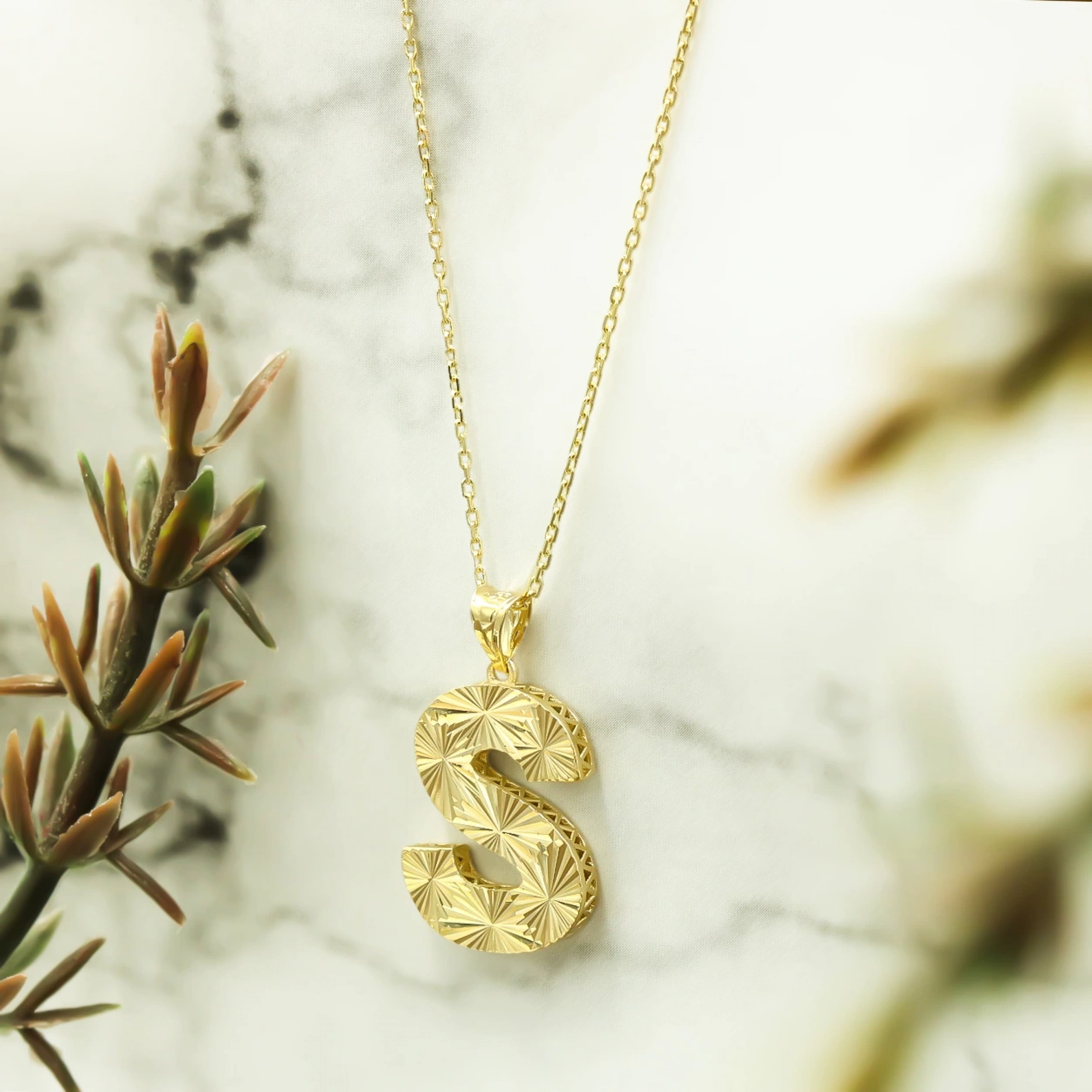 Üç Boyutlu 14 Ayar Altın Harf Kolye