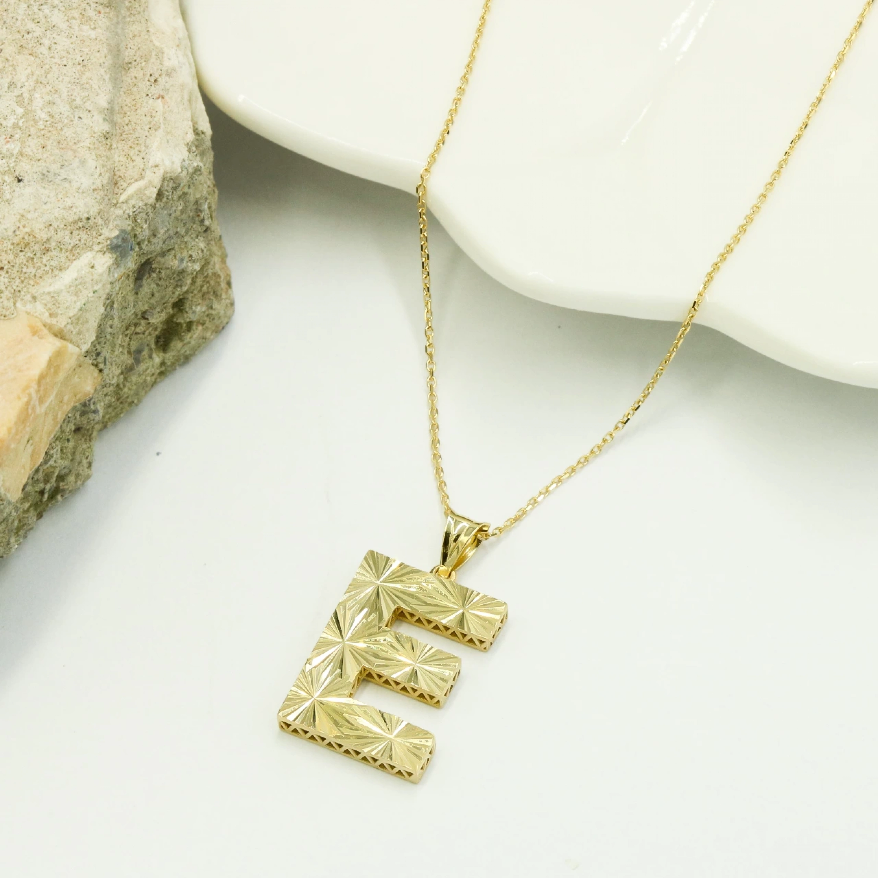 Üç Boyutlu 14 Ayar Altın Harf Kolye