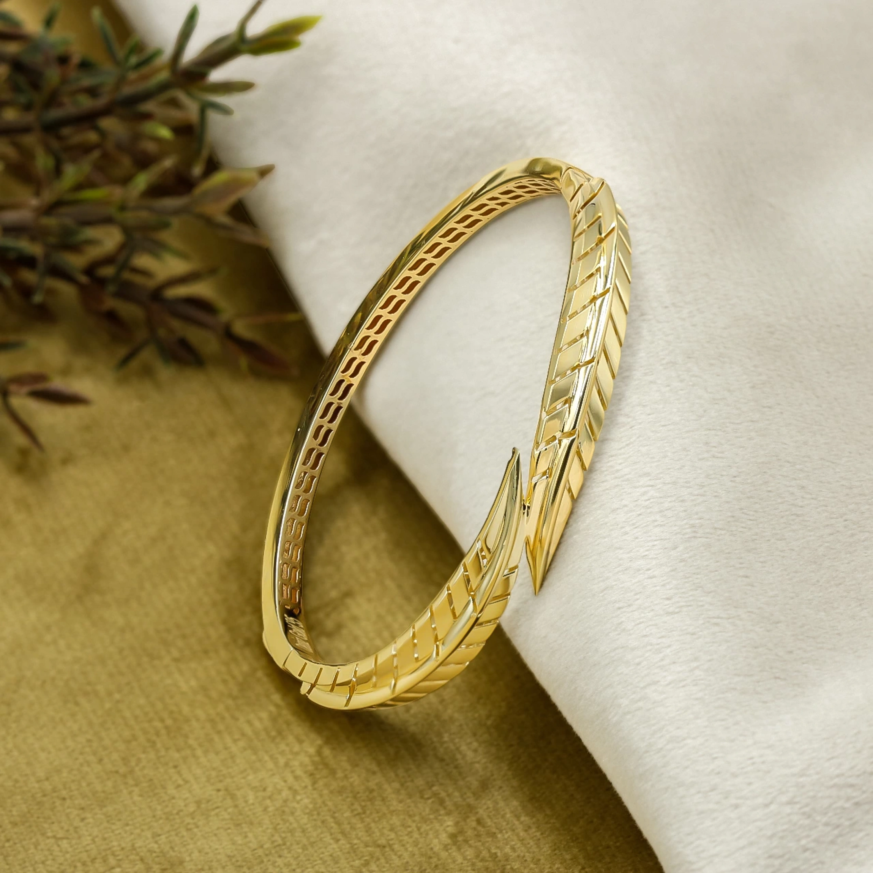 Yaprak Model 14 Ayar Kelepçe Bilezik