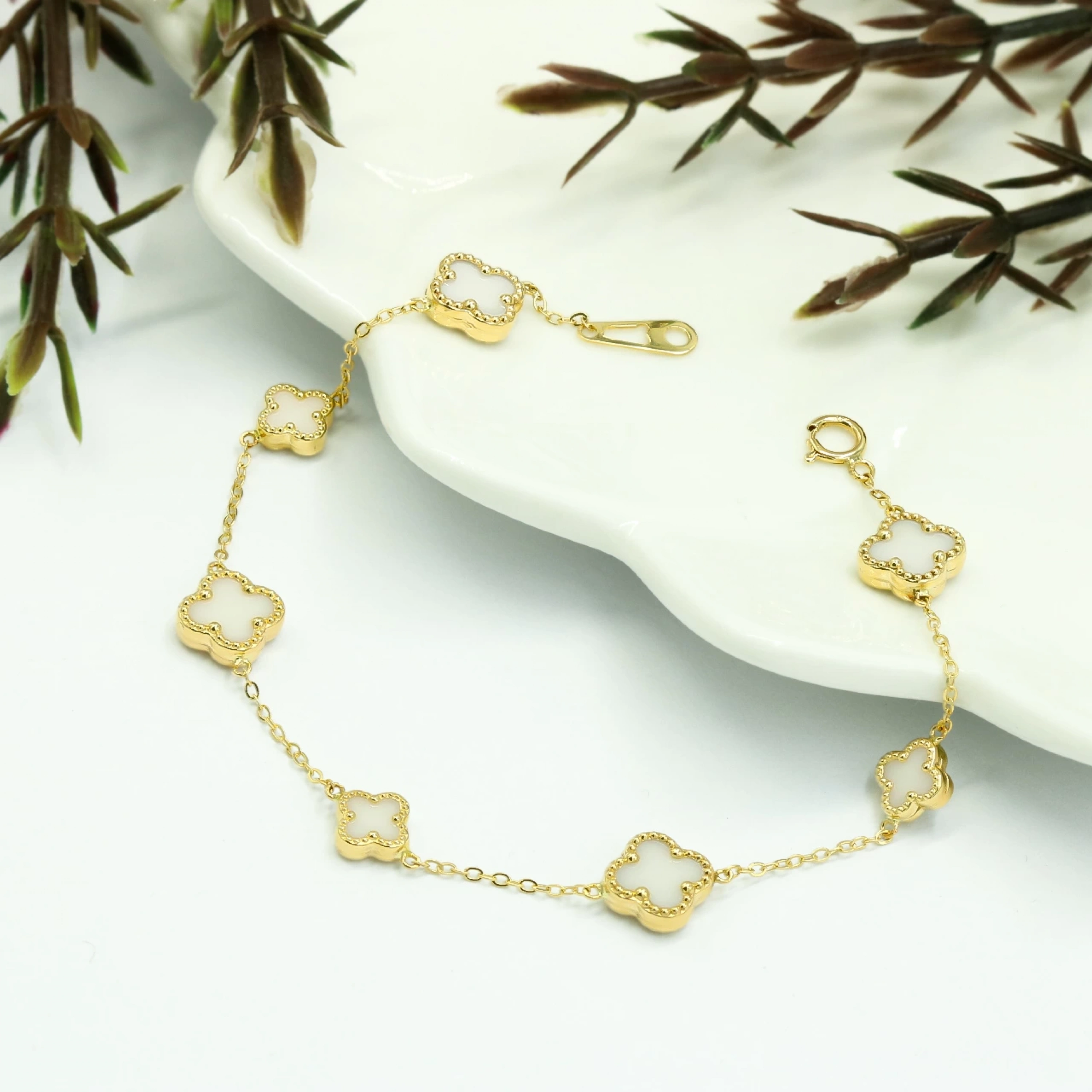 Yedili Beyaz Yonca 14 Ayar Altın Bileklik