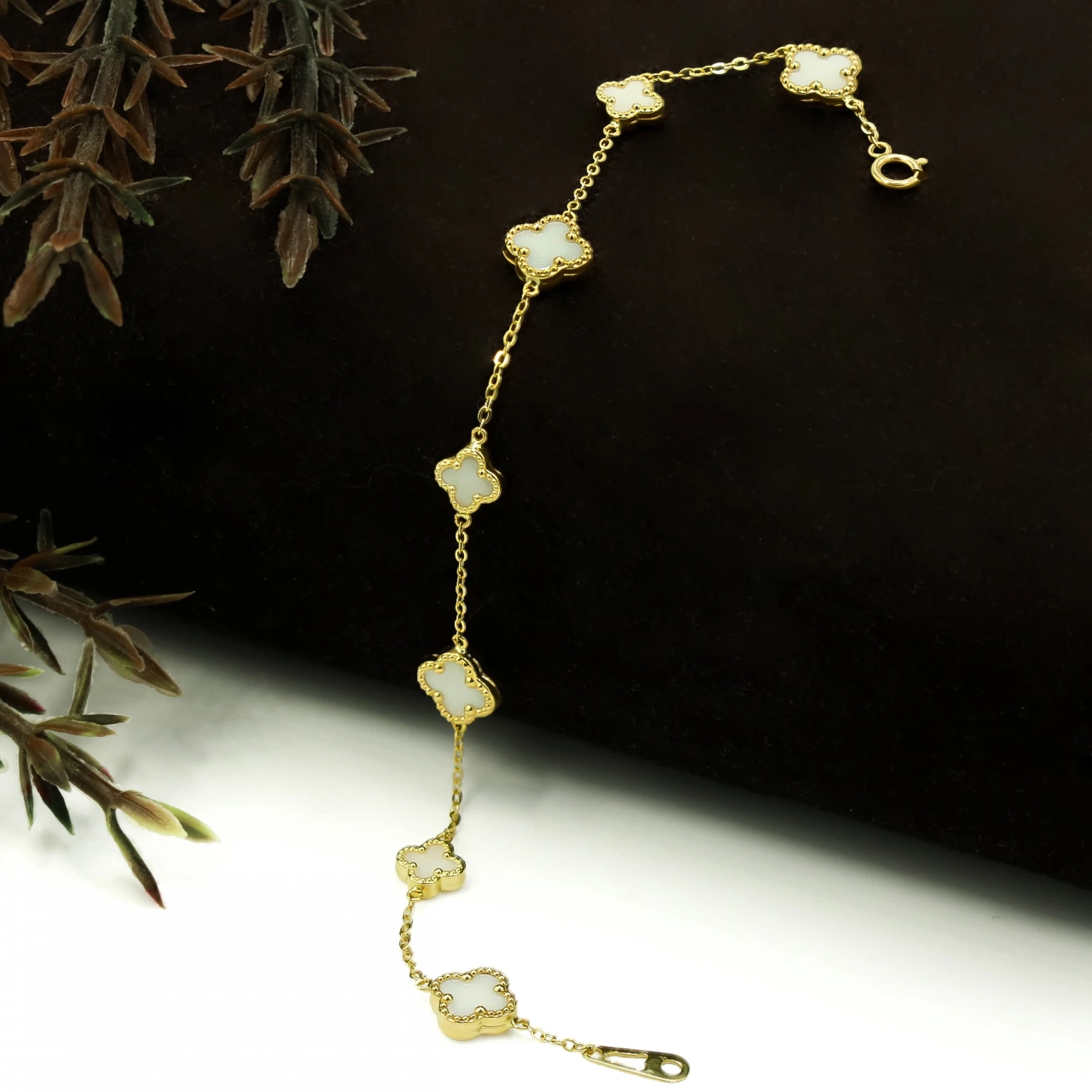 Yedili Beyaz Yonca 14 Ayar Altın Bileklik