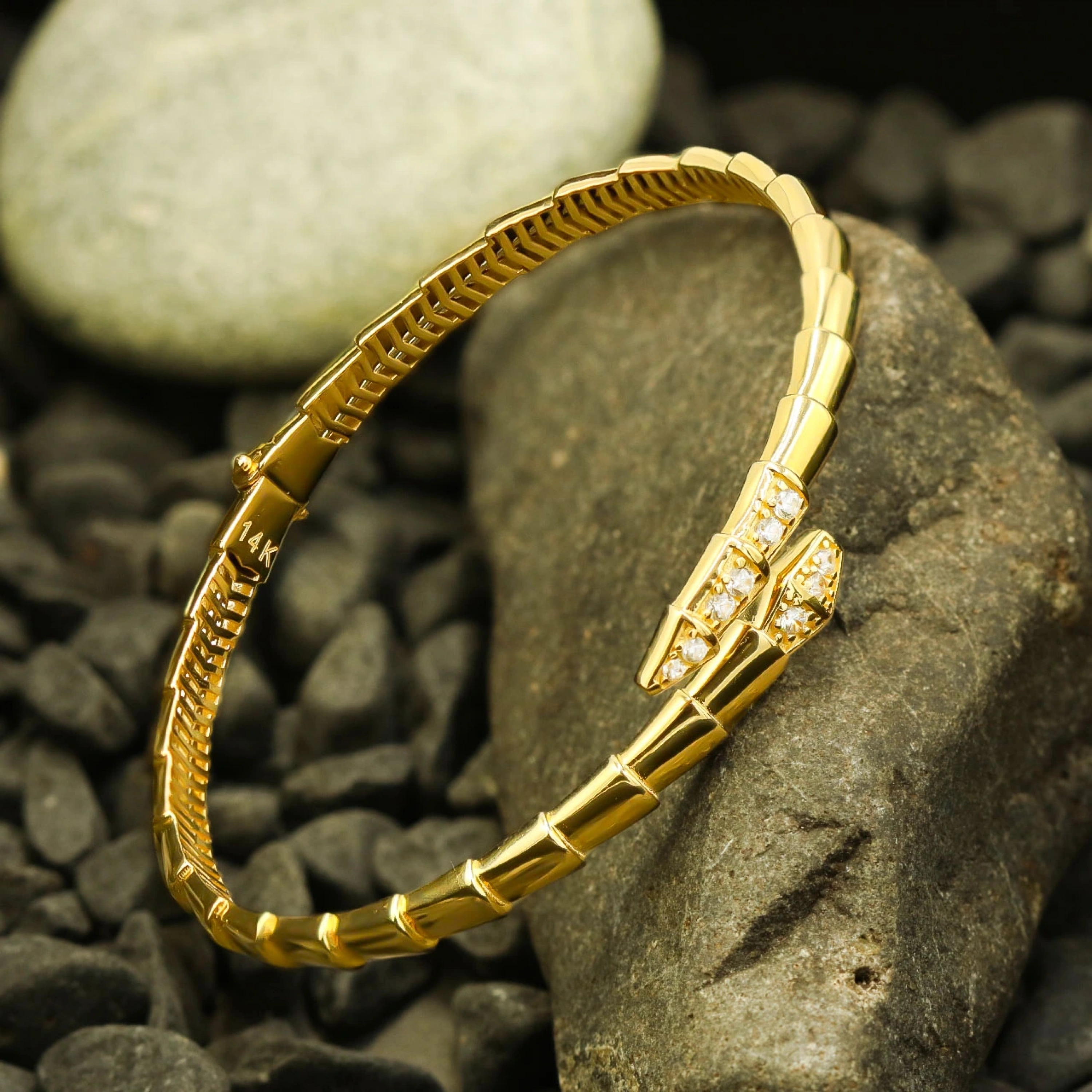 Yılan Model Taşlı 14 Ayar Kelepçe Bilezik