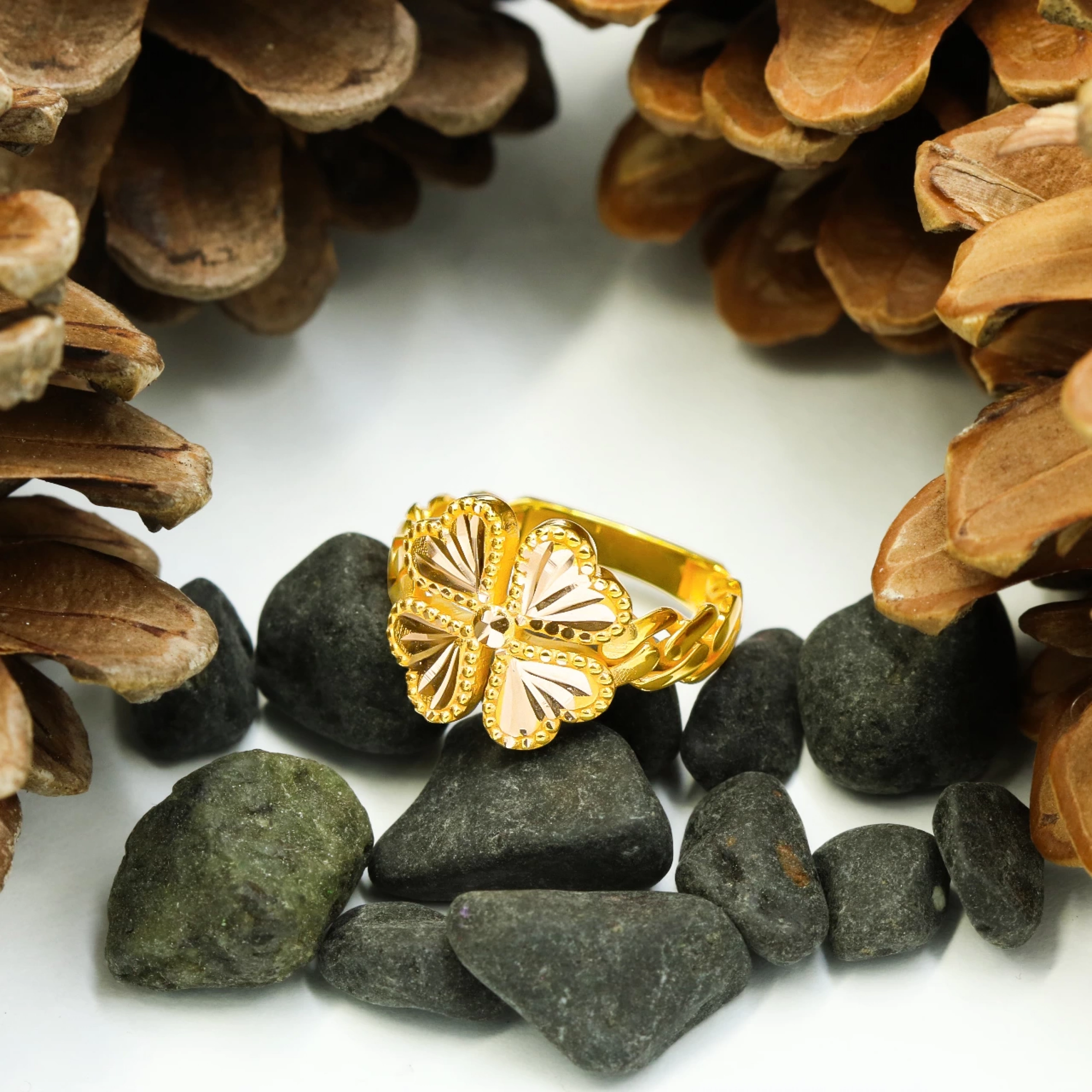 Yonca 14 Ayar Altın Yüzük