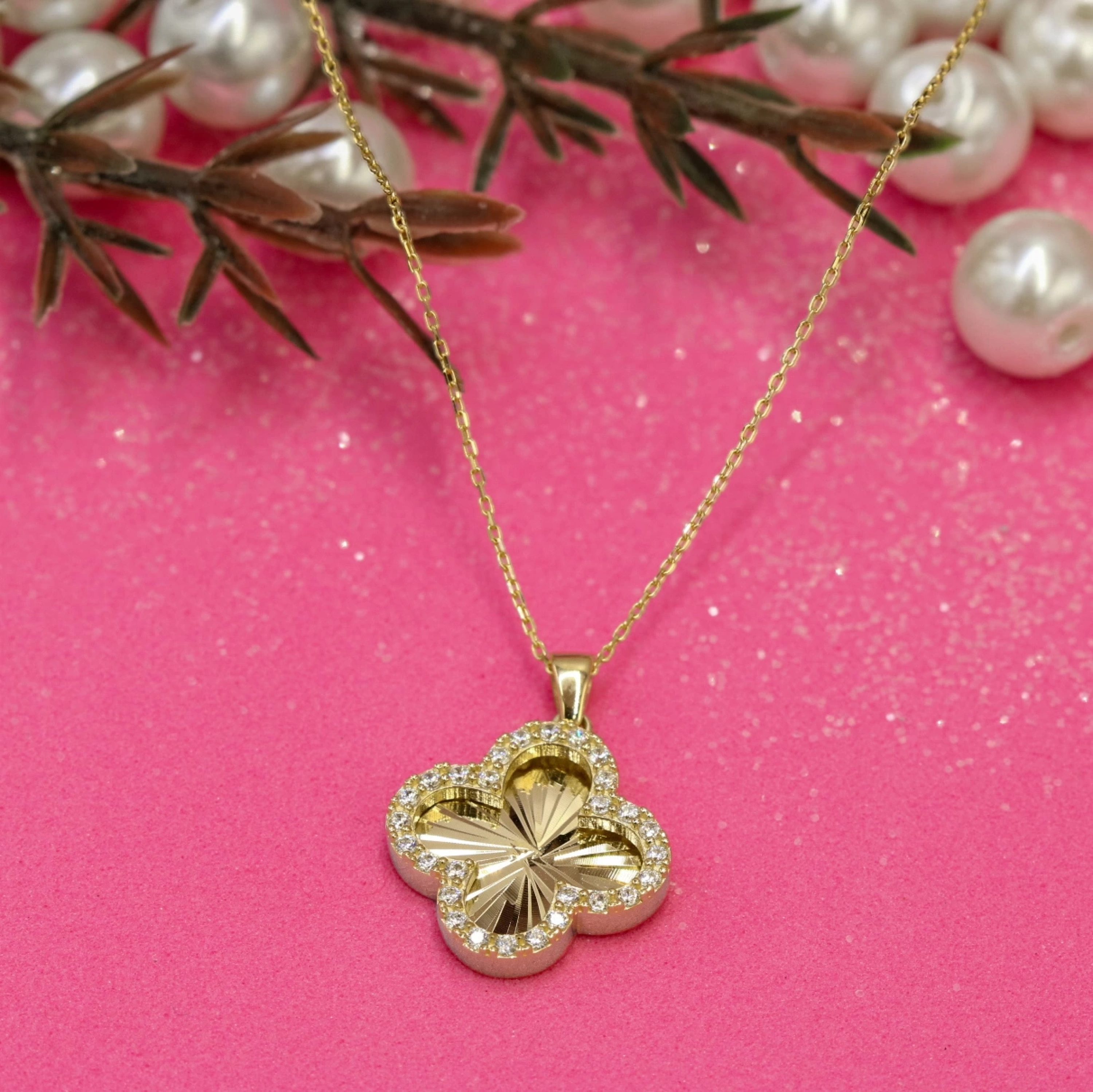 Yonca Cliff 14 Ayar Altın Kolye