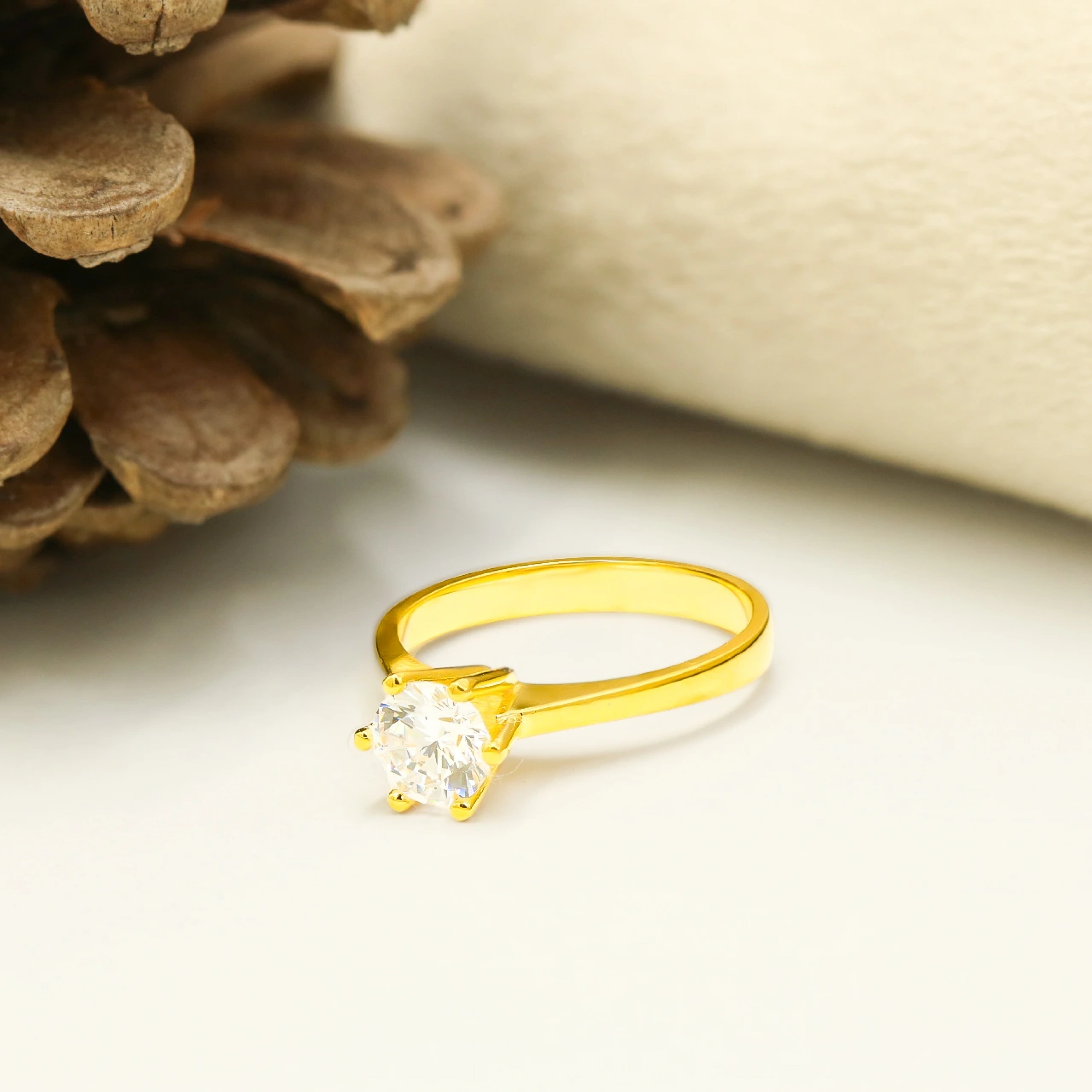 Yuvarlak Tektaş 22 Ayar Altın Yüzük