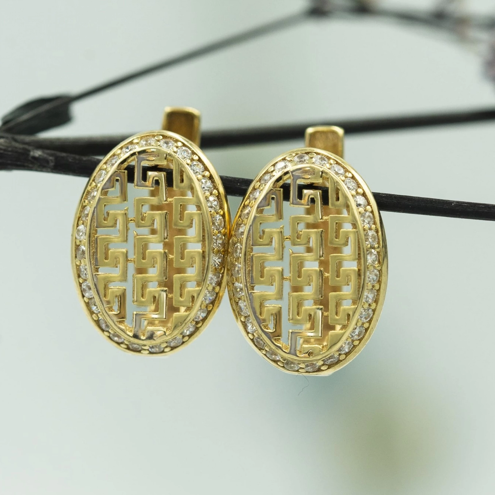 Piramit Model 8 Ayar Altın Küpe