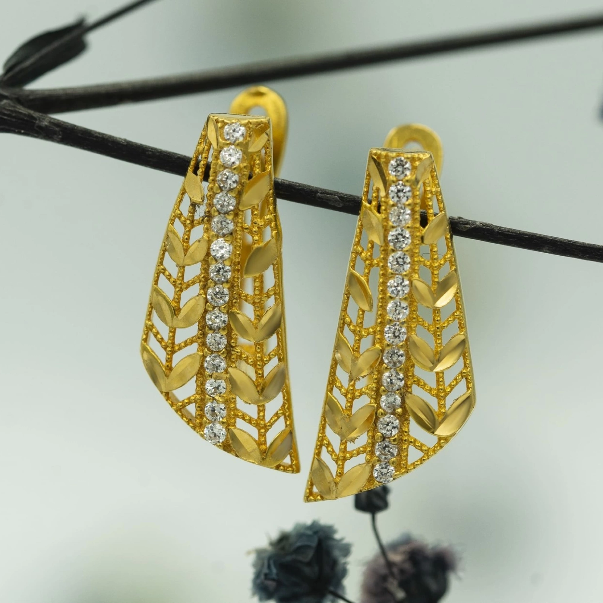 Lazer Kesim Tek Tur 22 Ayar Altın Küpe