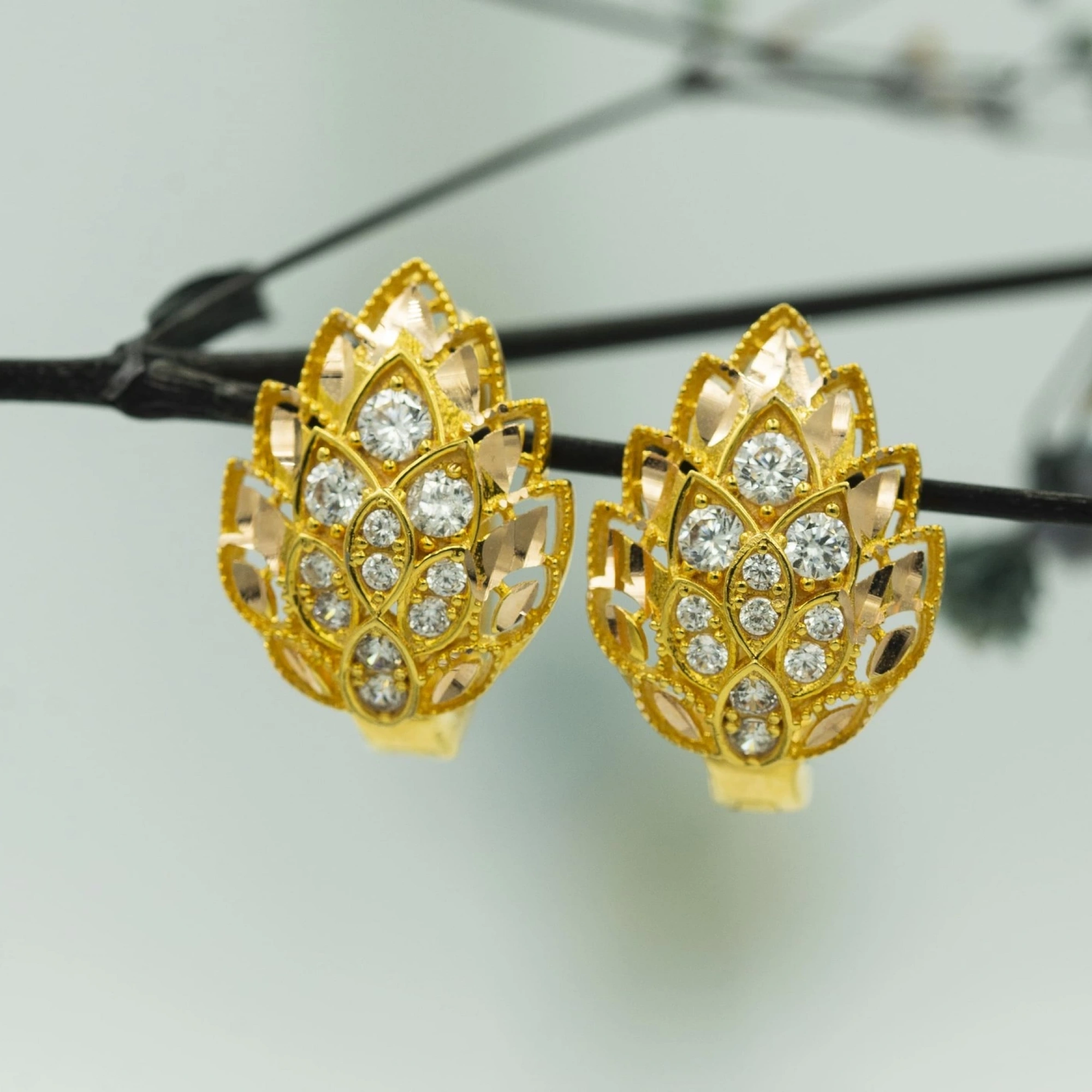 Taç Model 14 Ayar Altın Küpe