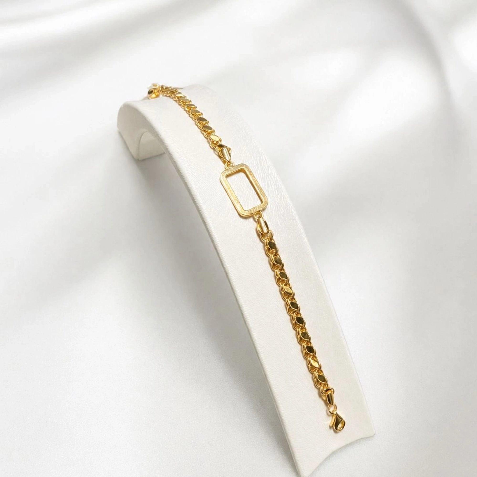 Külçe Çerçeve 14 Ayar Altın Bileklik (18 cm)